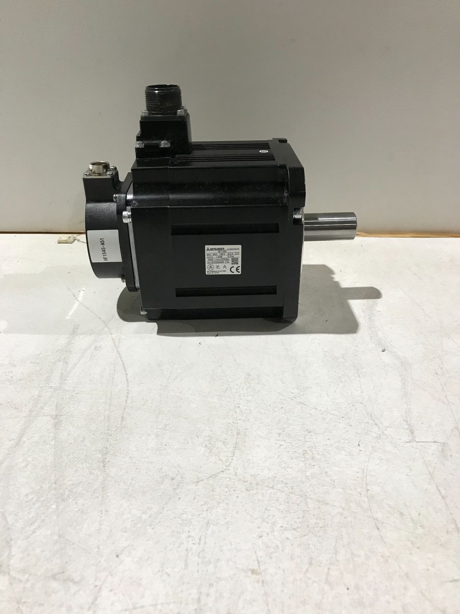 MITSUBISHI HF154S SERVO MOTOR SUPPLIES NEW NO BOX 0