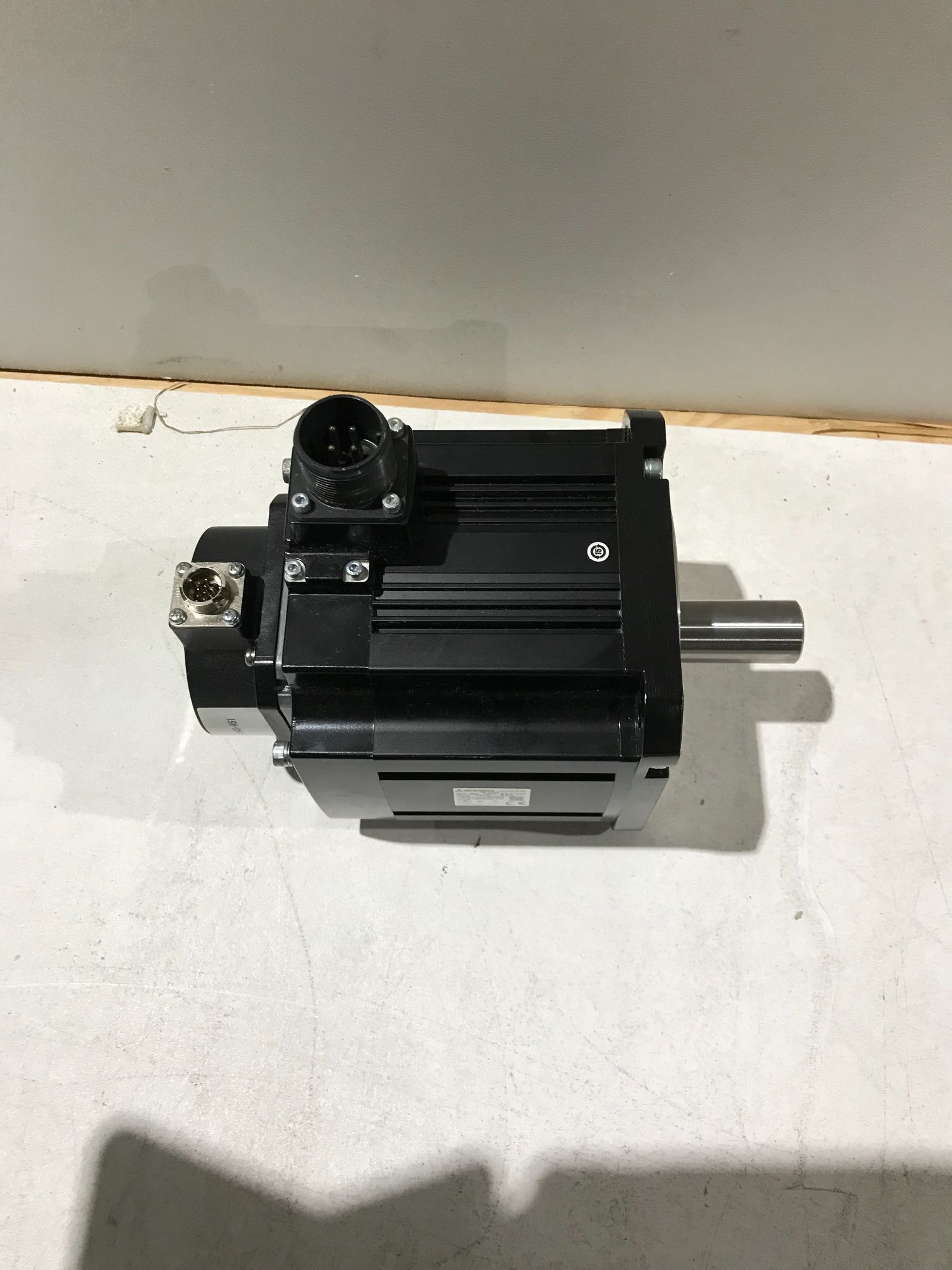 MITSUBISHI HF154S SERVO MOTOR SUPPLIES NEW NO BOX 1