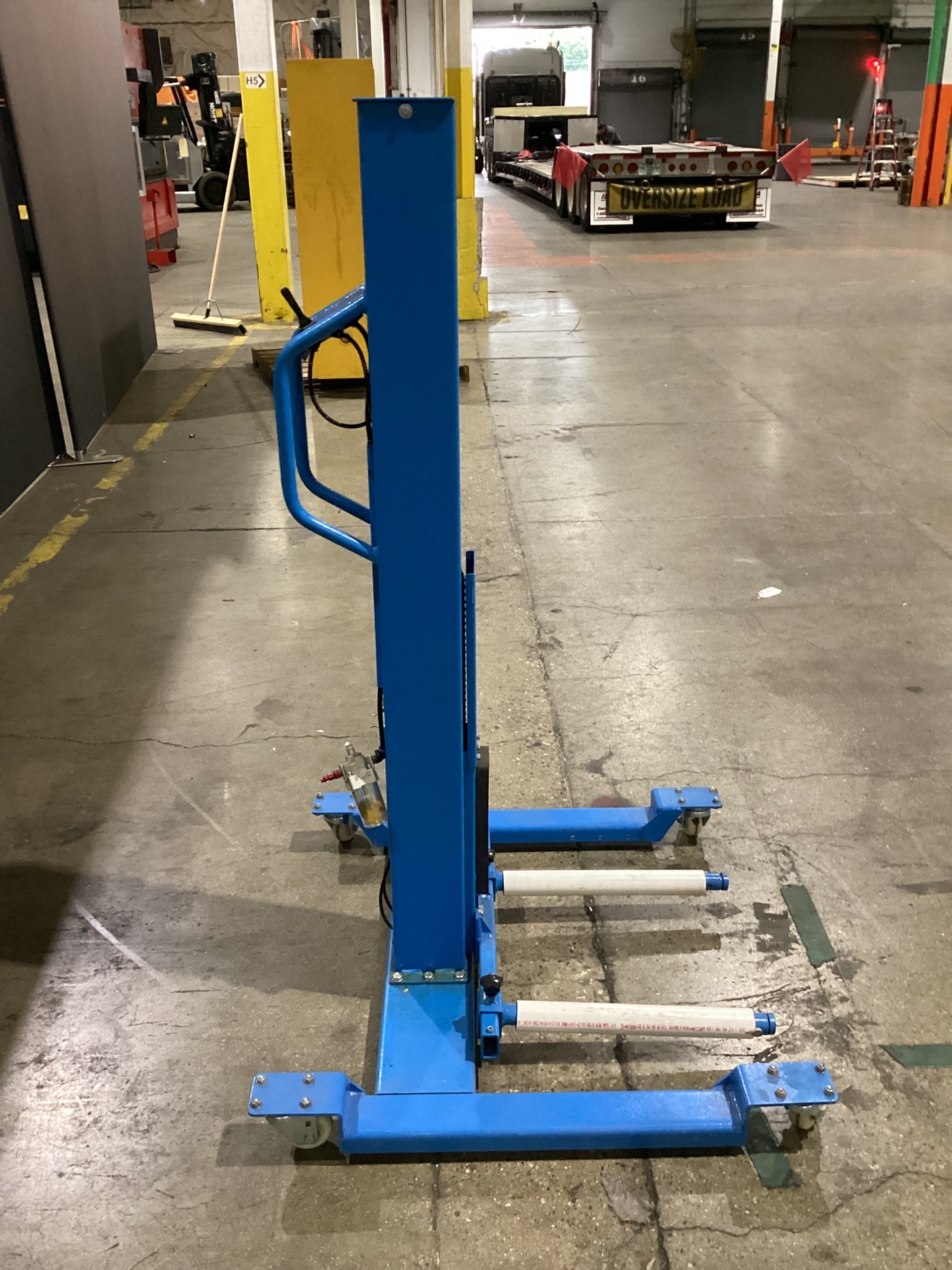 Atlas Equipment AEZWL 180 lb Pneumatic Wheel Lift Cart USED 3