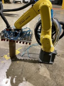 FANUC LR MATE 200iD w/ R-30iB Mate PLUS Controller, EOA Tool Included USED