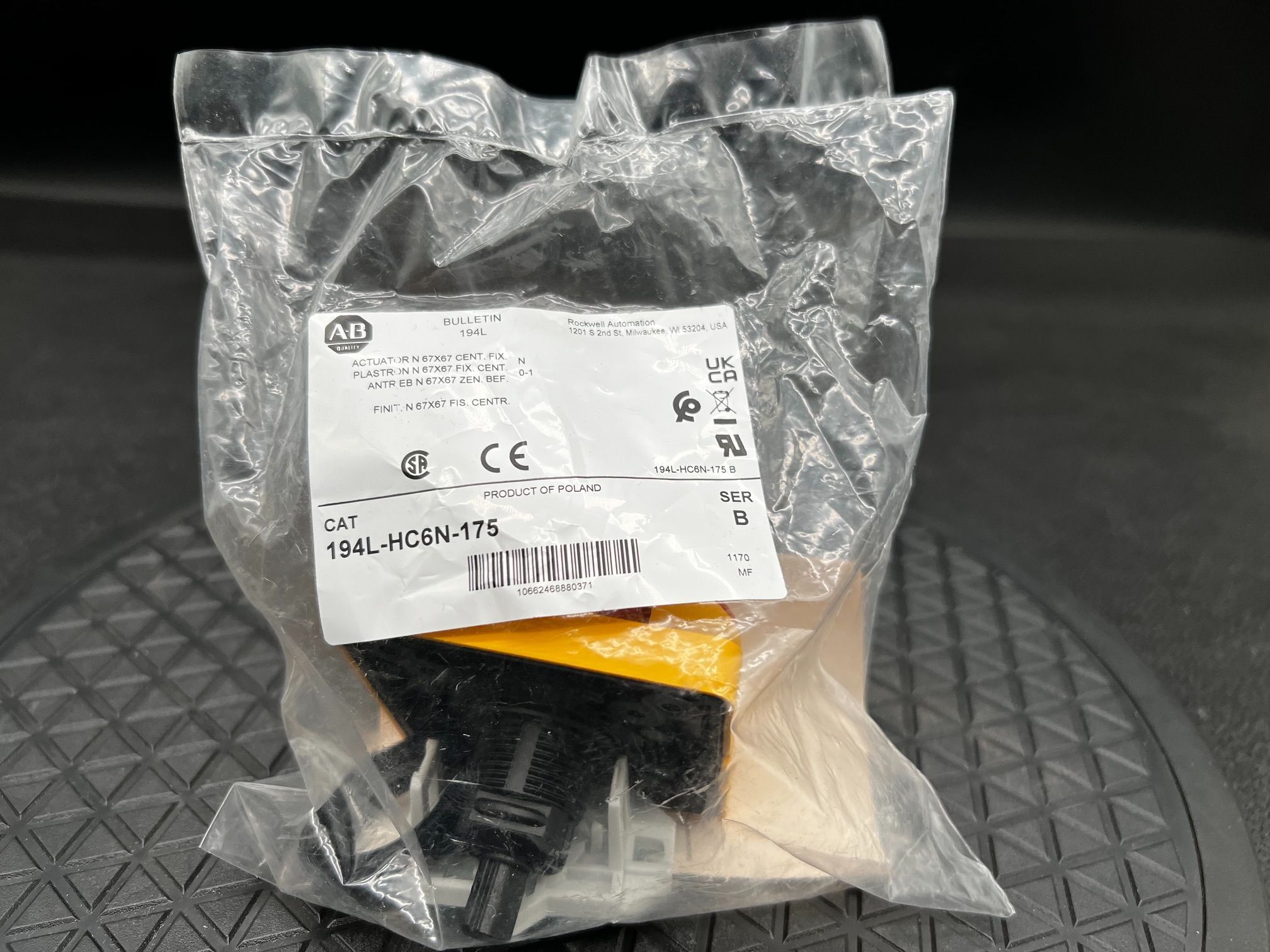 ALLEN-BRADLEY 194L-HC6N-175 Door Mounted Rotary Handle Operator NEW 1