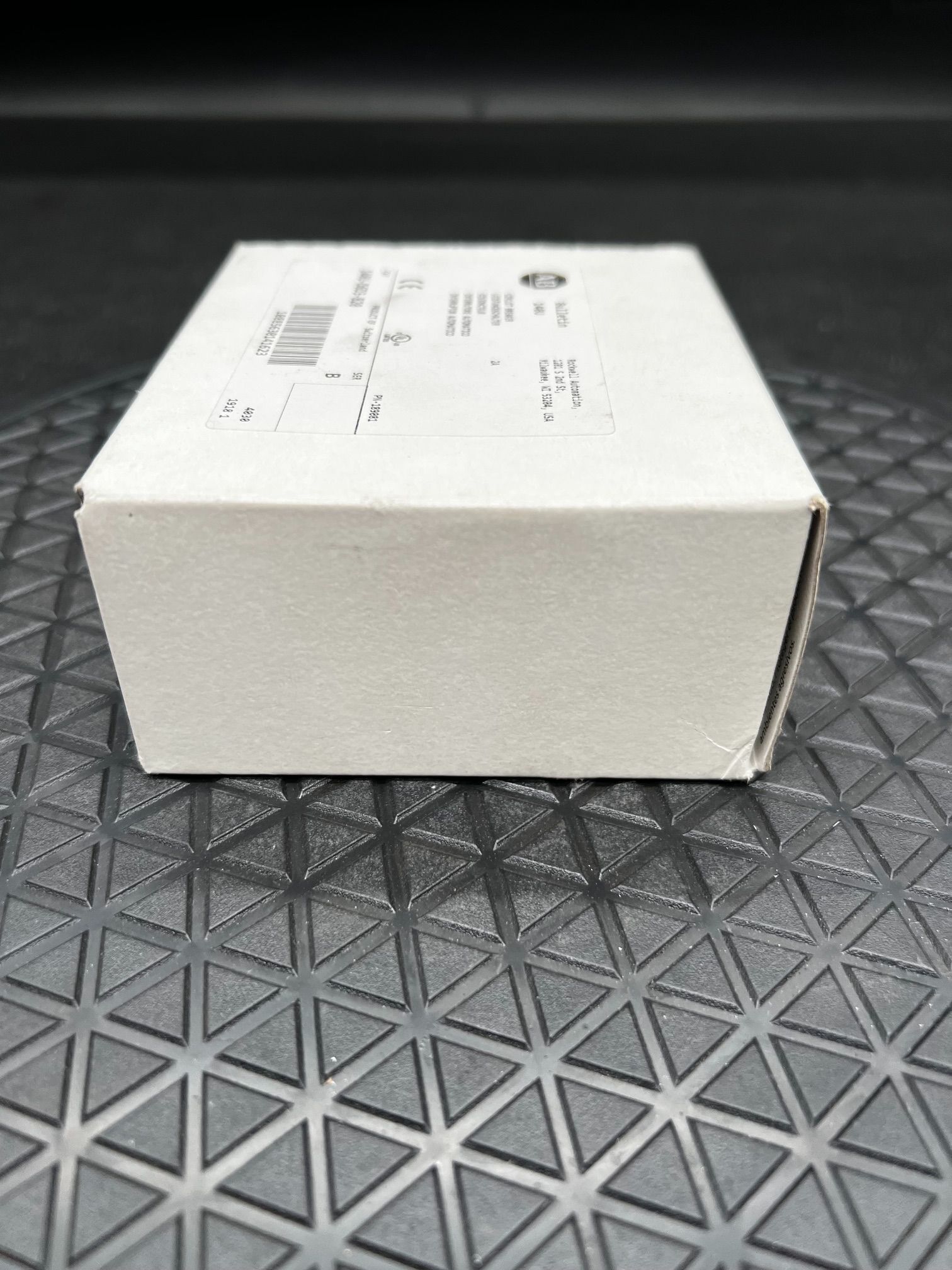 ALLEN-BRADLEY 140U-D6D3-B20 Molded Case Circuit Breaker 20A 3-Pole NEW 2