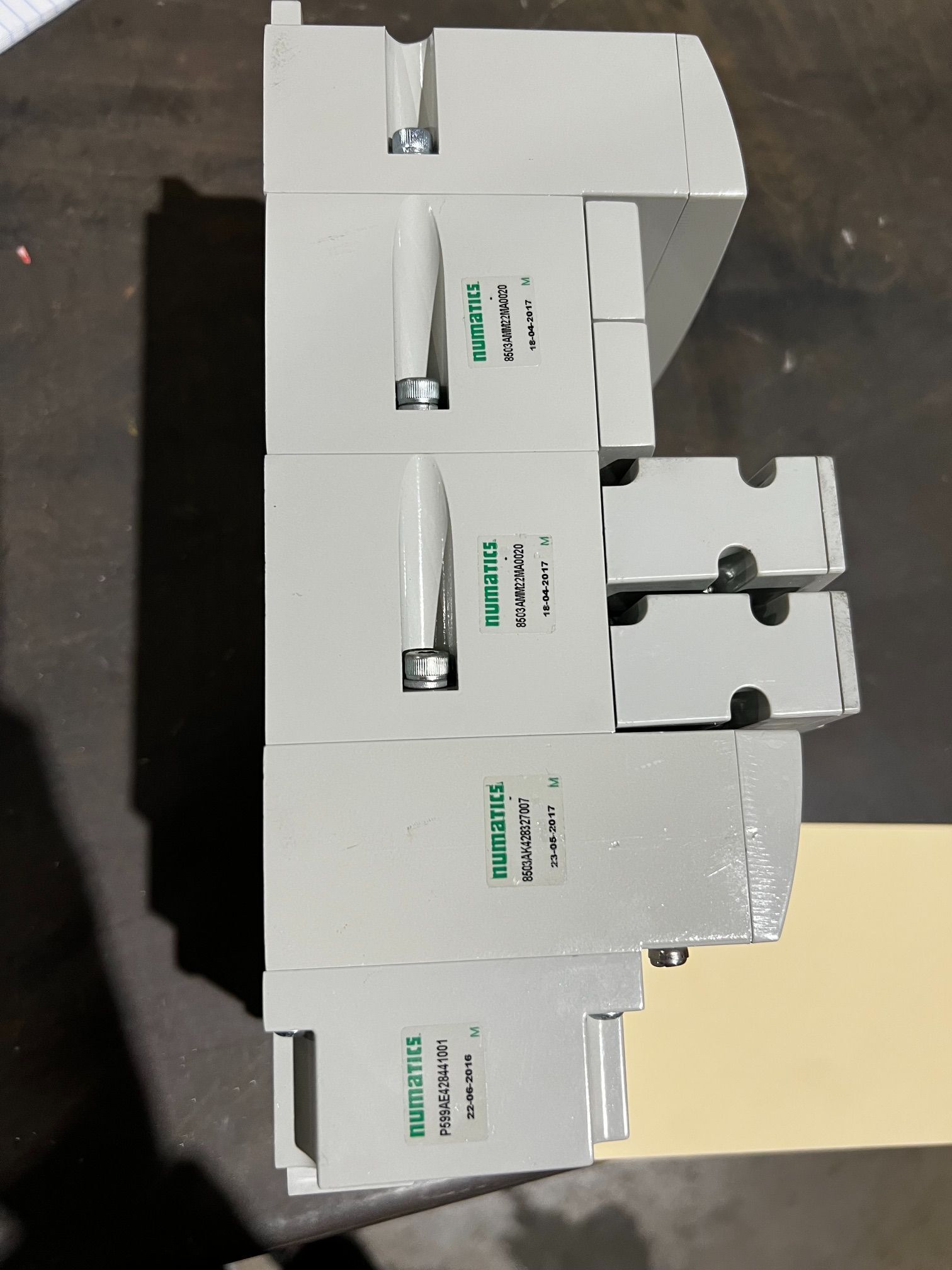NUMATICS R503 Series Pneumatic Valve Manifold Assembly 24VDC USED 6