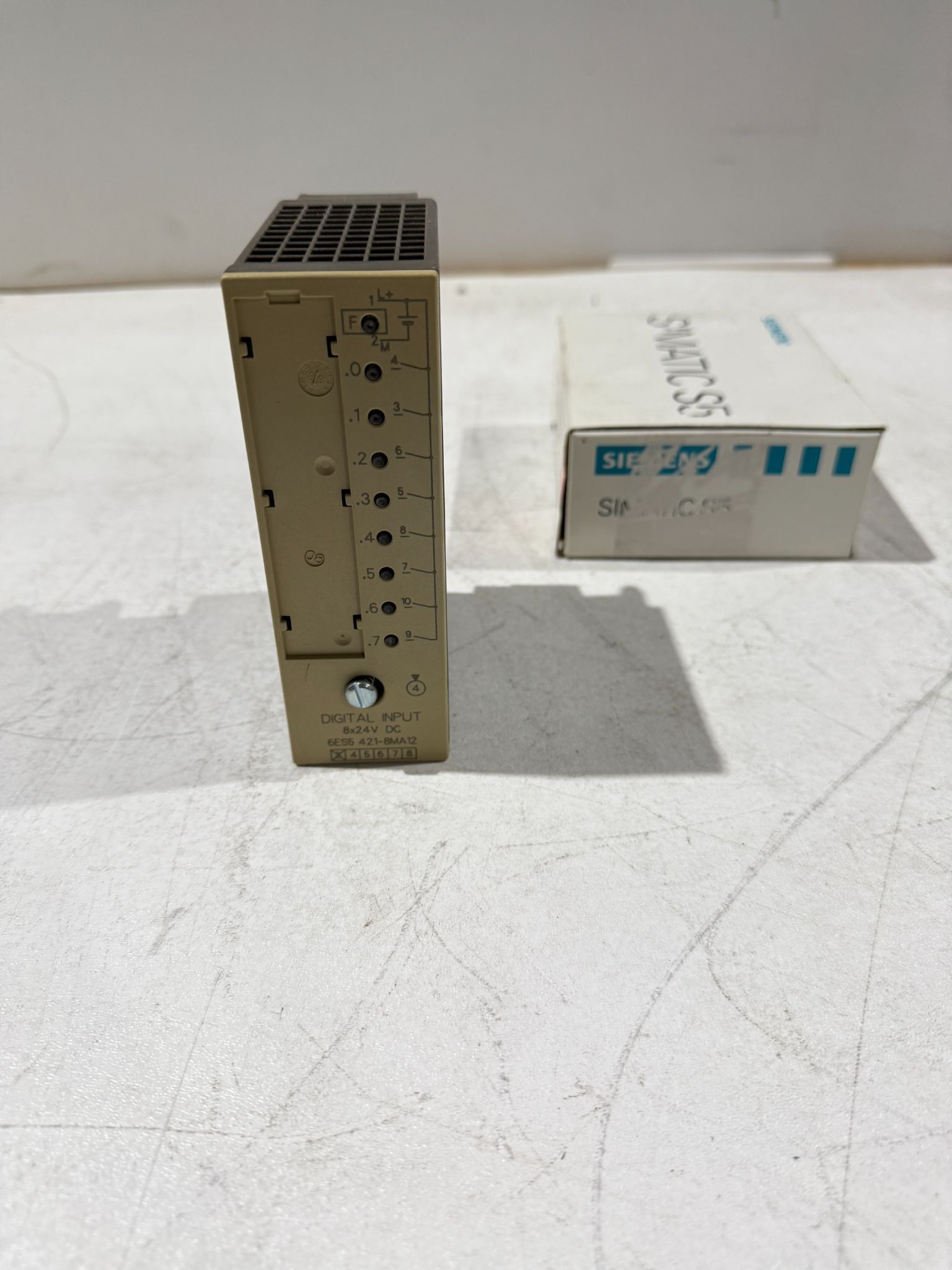 SIEMENS 6ES5 421-8MA12 DIGITAL INPUT NEW WITH BOX 1