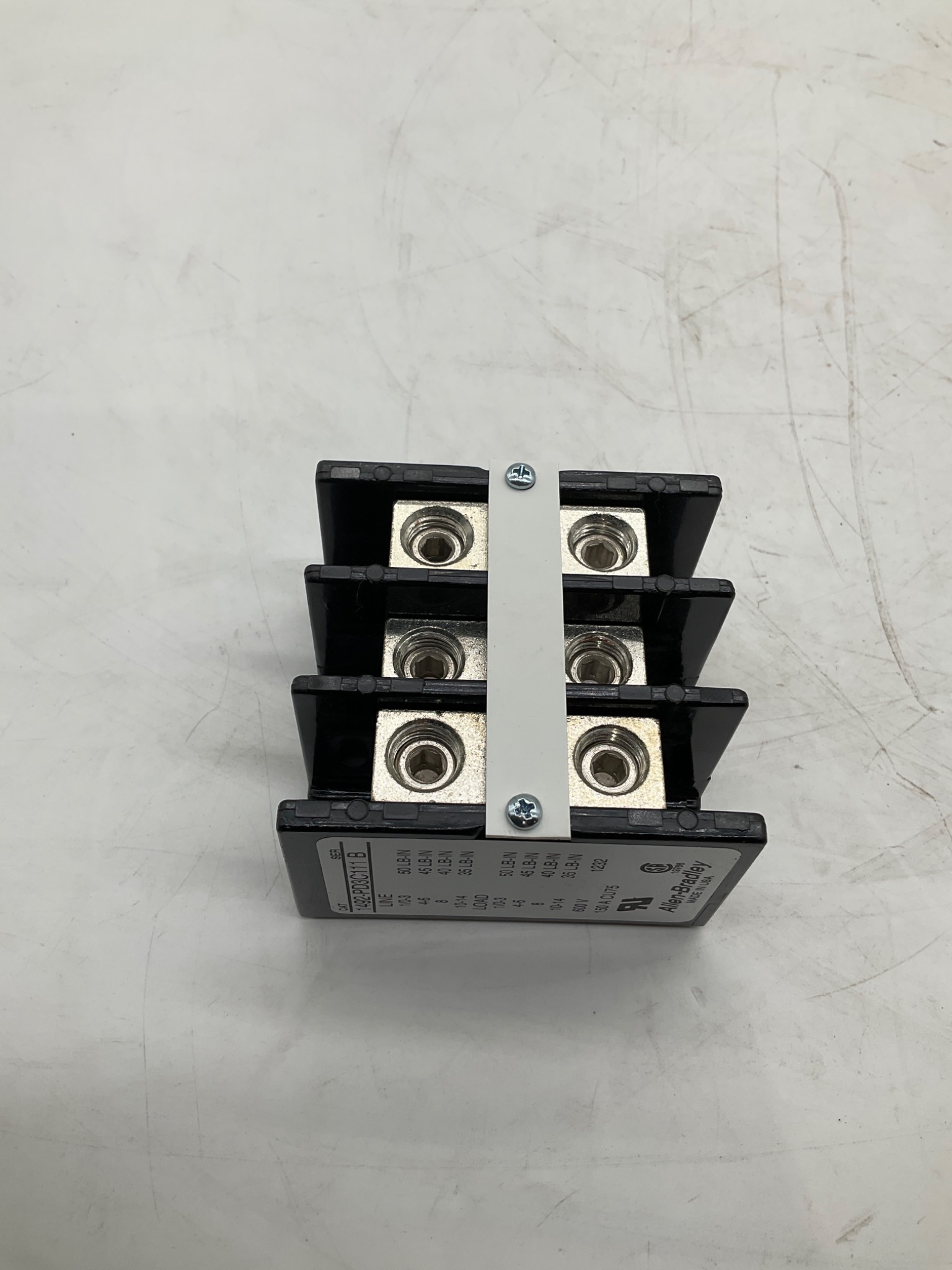 ALLEN-BRADLEY 1492-PD3C111 Power Distribution Block Series B NEW 4
