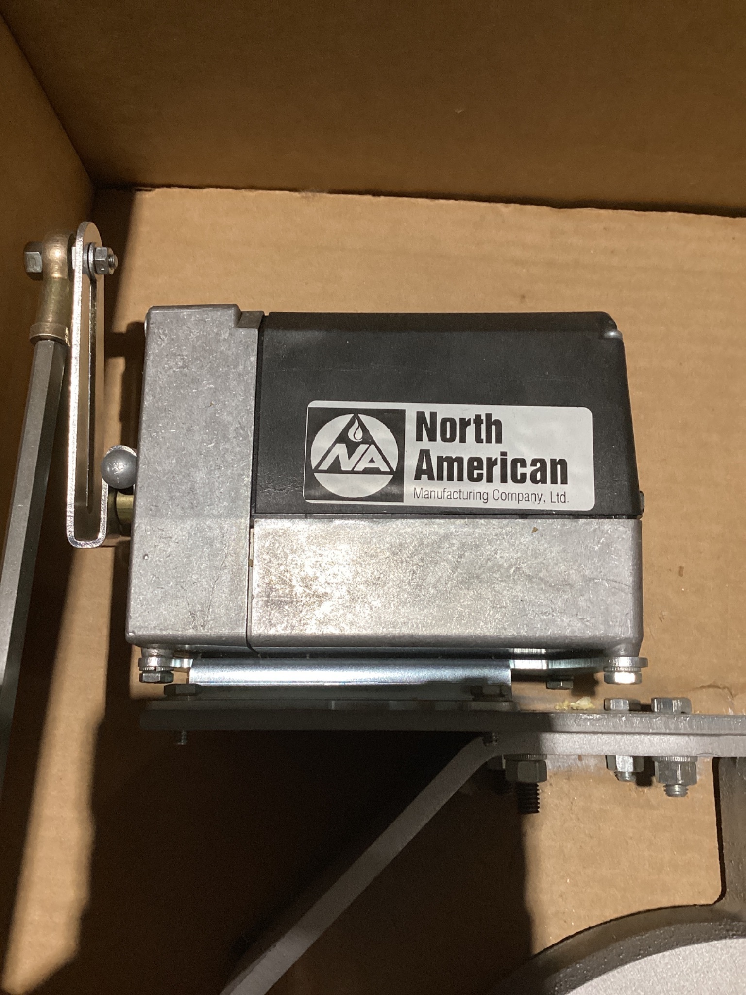 NORTH AMERICAN 1615-E Butterfly Valve & Actuator Assembly NEW 3