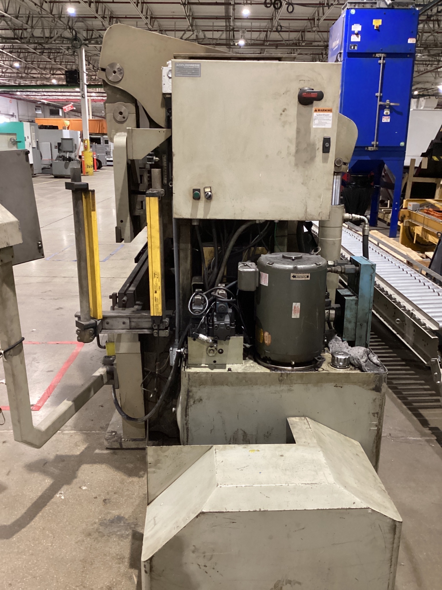 ACCURPRESS 713010 - 130 Ton CNC Press Brake USED 5
