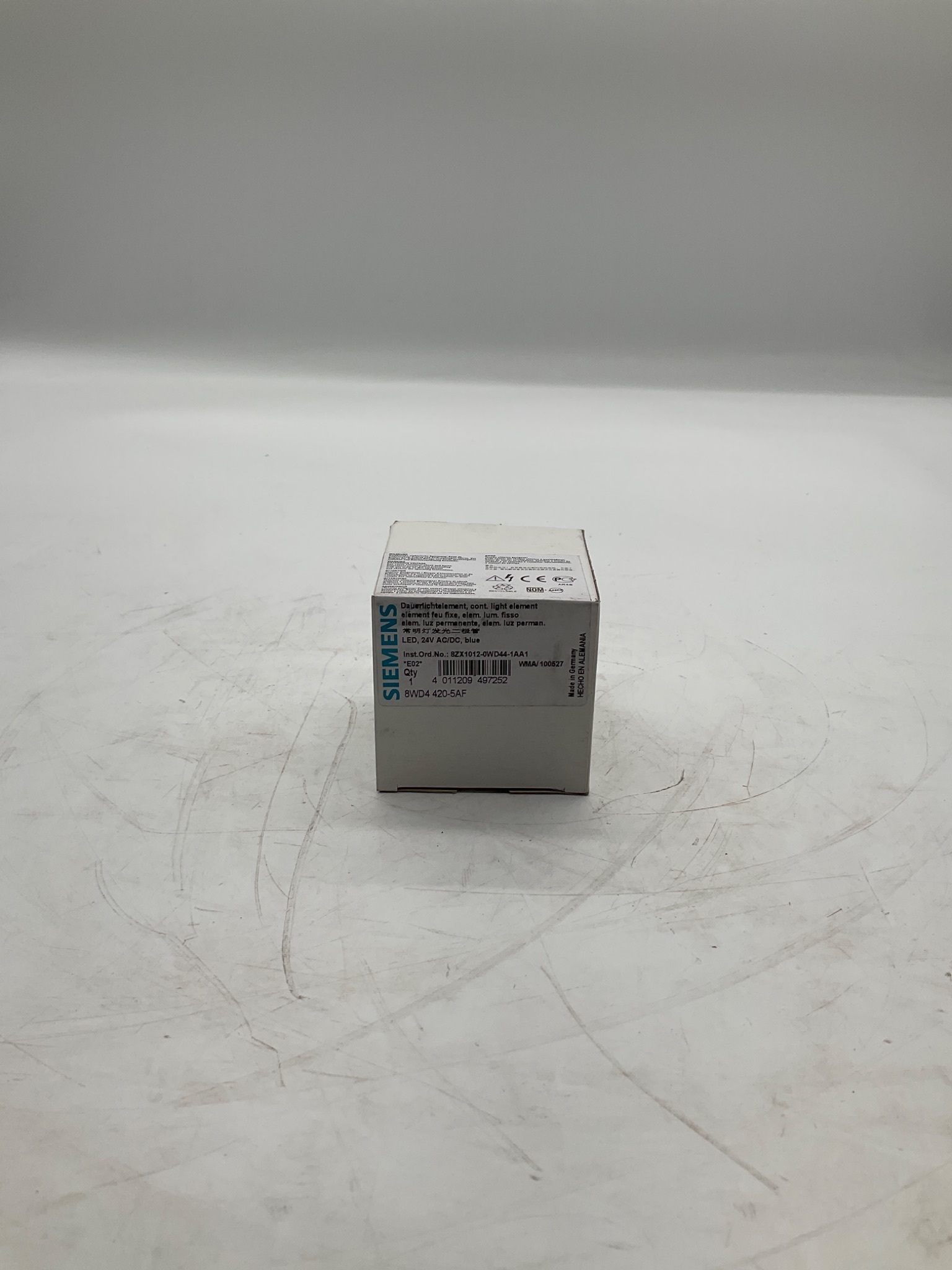 SIEMENS 8WD4420-5AF Permanent Light Element Blue 24V AC/DC NEW 1