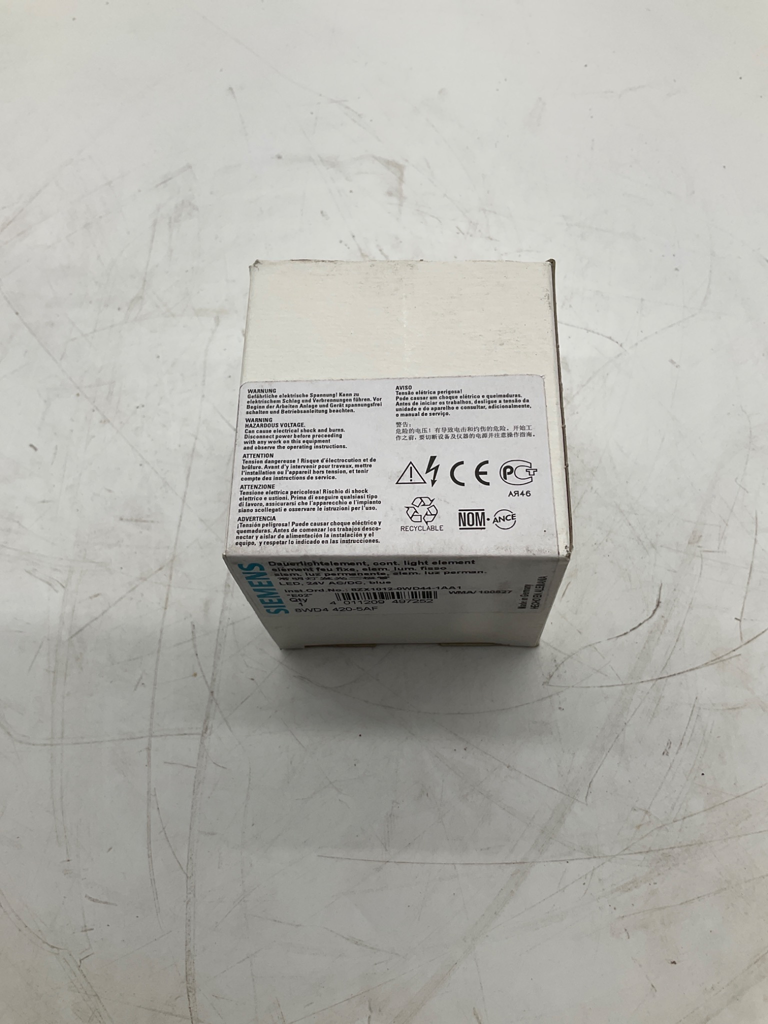 SIEMENS 8WD4420-5AF Permanent Light Element Blue 24V AC/DC NEW 2