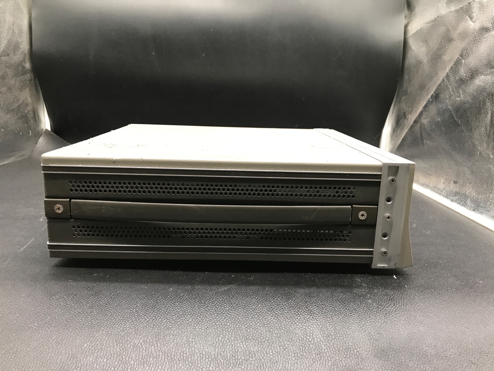 HEWLETT-PACKARD 8350B Sweep Oscillator w/ 83595C RF Plug-In 0.01-26.5GHz USED 2