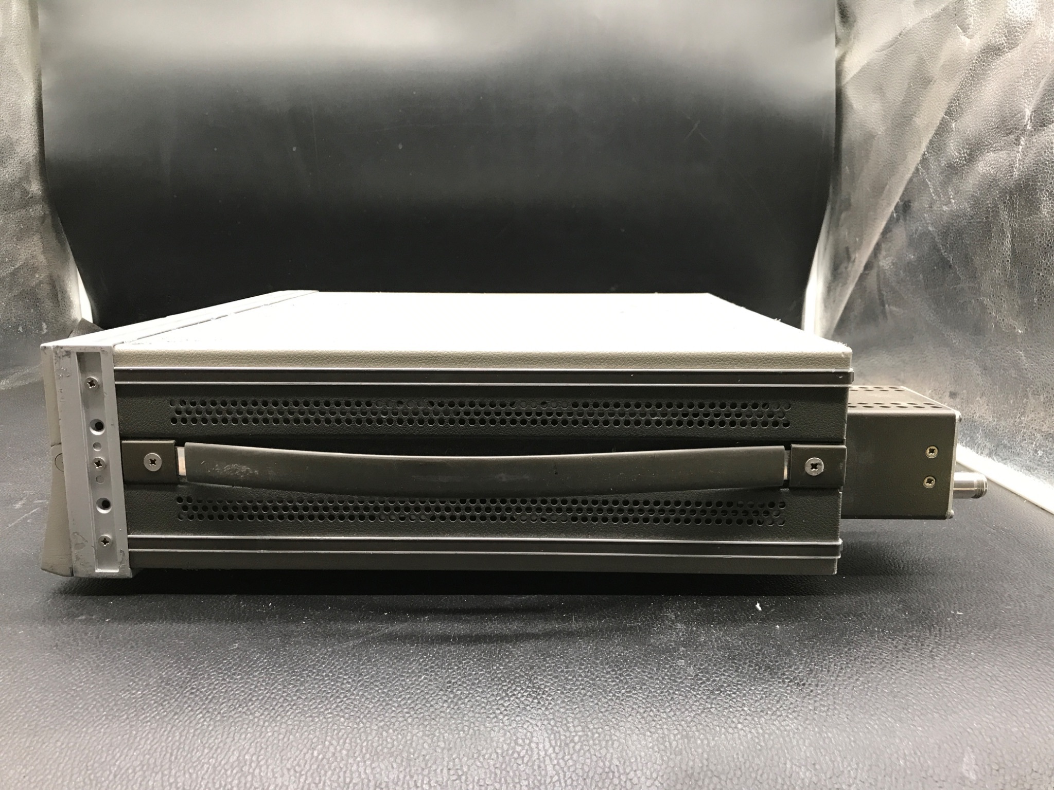 HEWLETT-PACKARD 8350B Sweep Oscillator w/ 83595C RF Plug-In 0.01-26.5GHz USED 5
