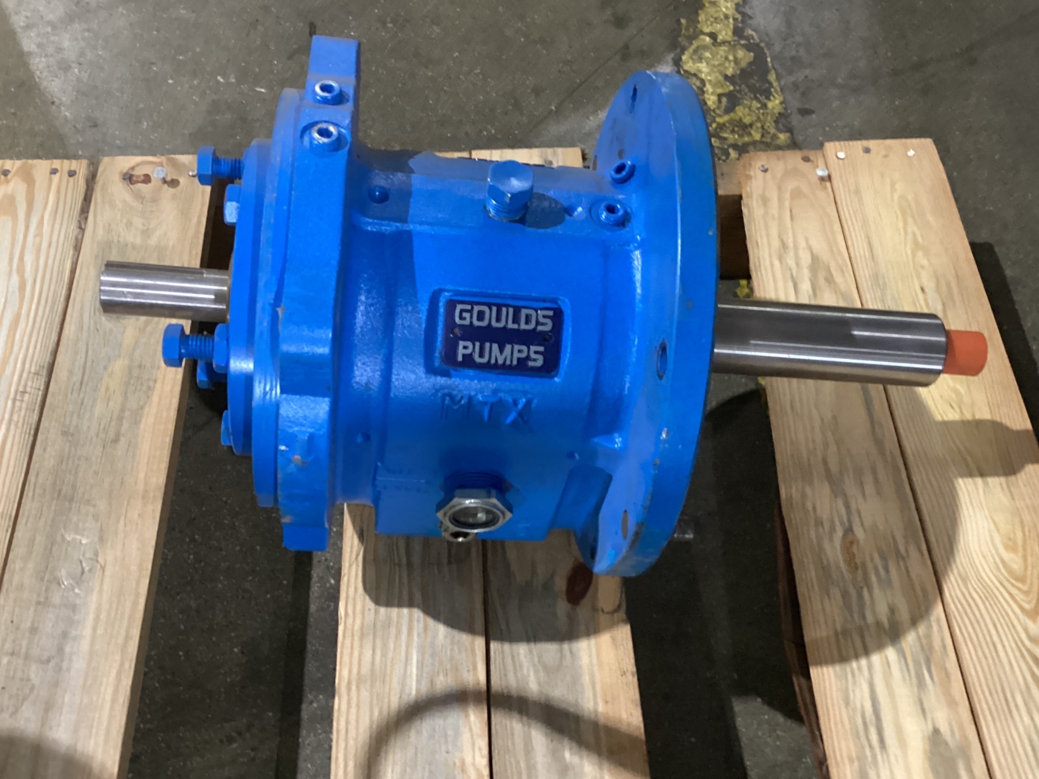 GOULDS PUMPS MTX 63983 Bearing Housing Power Frame NEW 2
