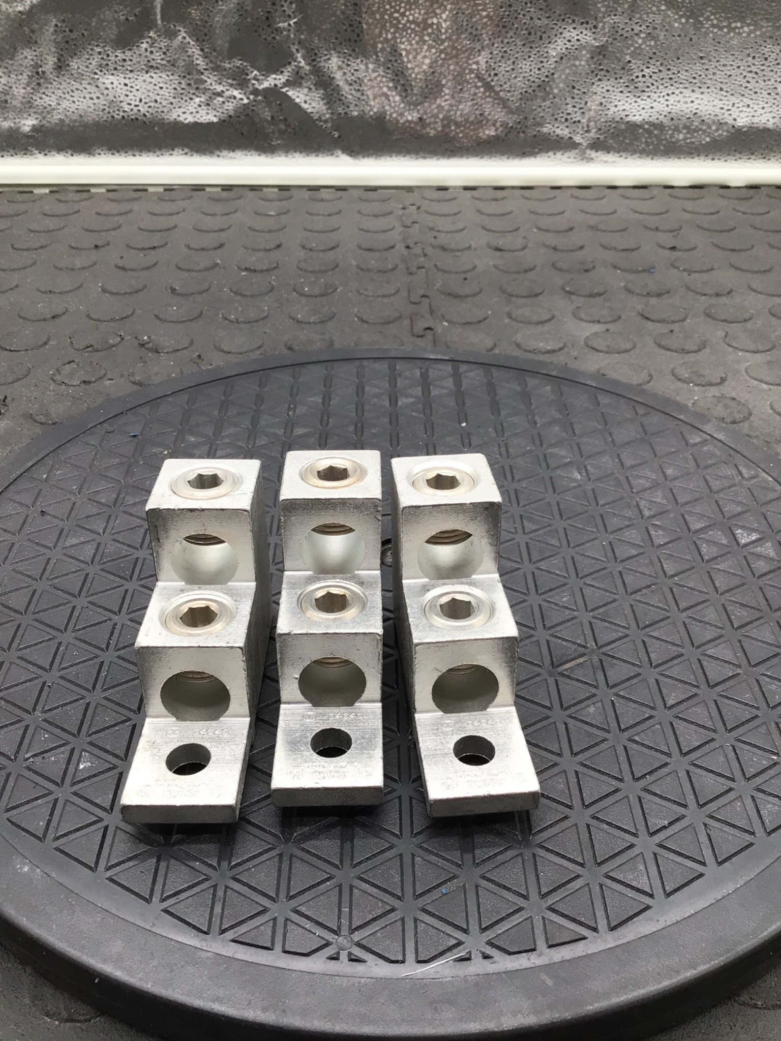 ALLEN-BRADLEY 1494U-LA400 Lug Connector Kit 400A NEW 4