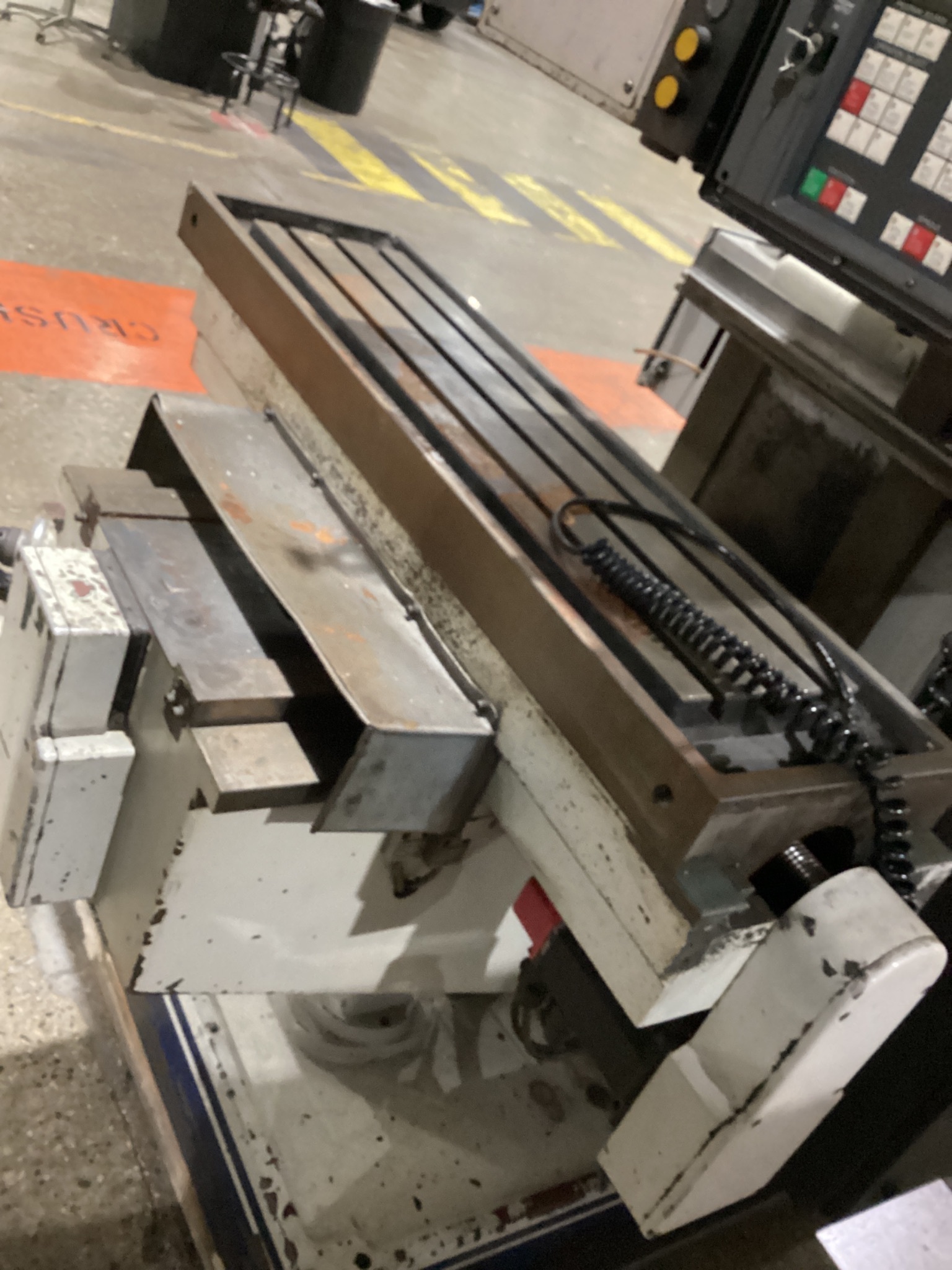 VECTRAX Vertical Milling Machine 13" x 46" Table 5 HP USED 14