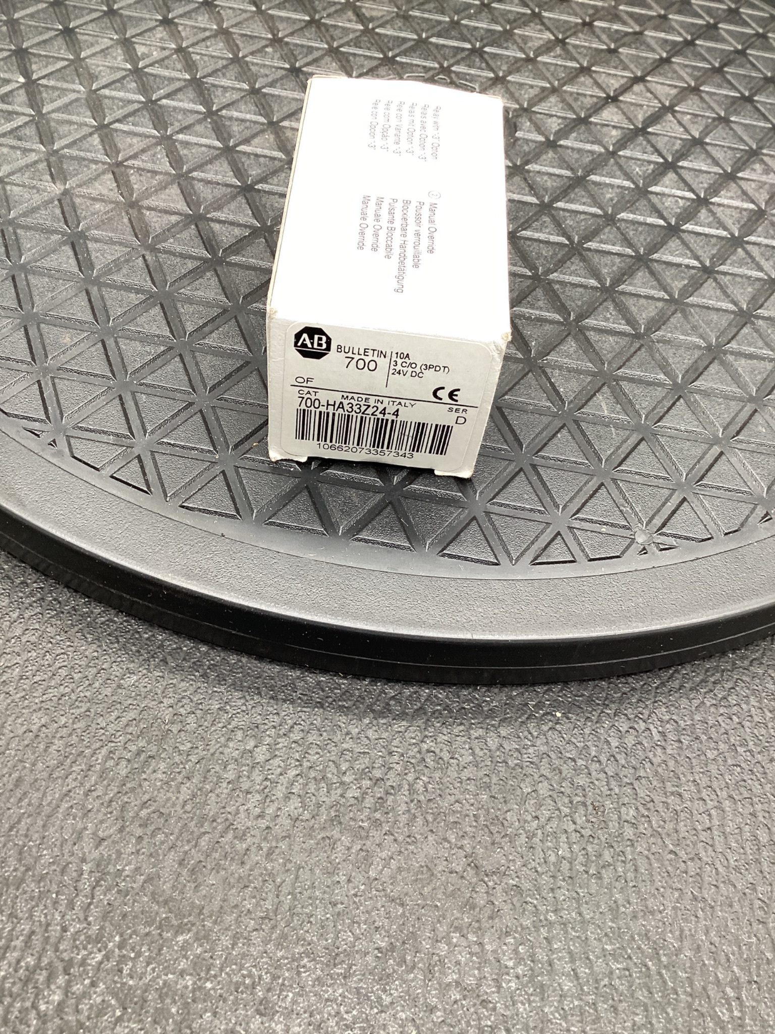 ALLEN-BRADLEY 700-HA33Z24-4 3PDT Plug-In Relay 24VDC NEW 0