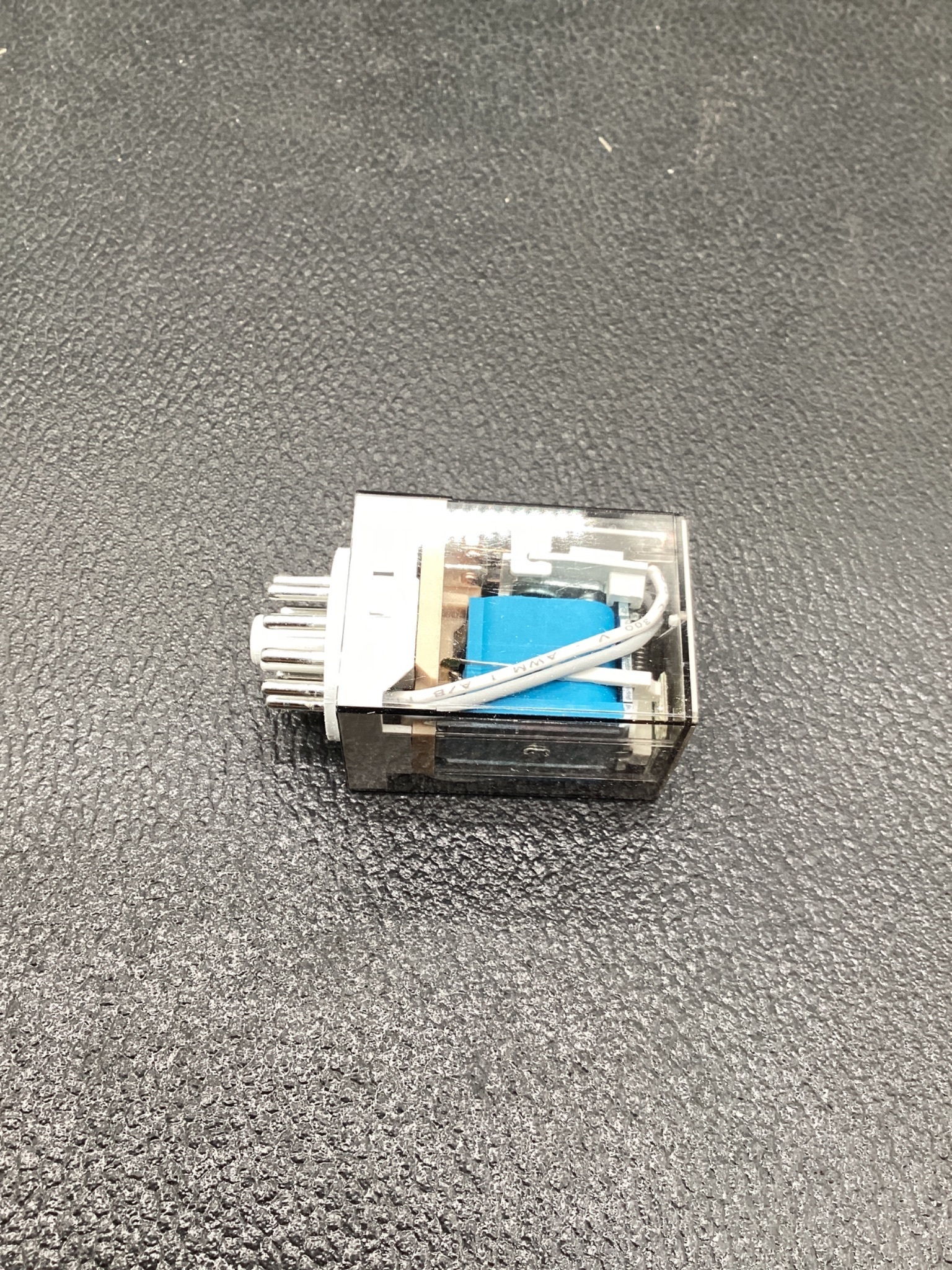 ALLEN-BRADLEY 700-HA33Z24-4 3PDT Plug-In Relay 24VDC NEW 3