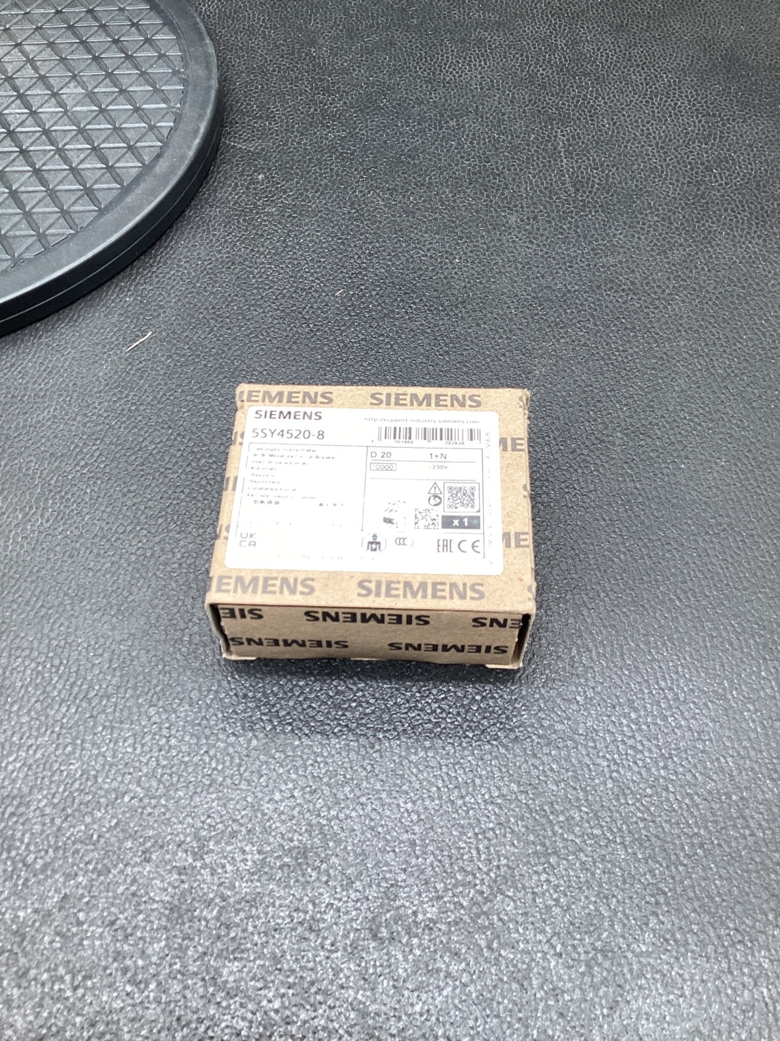 SIEMENS 5SY4520-8 20A 1P+N Miniature Circuit Breaker NEW 0