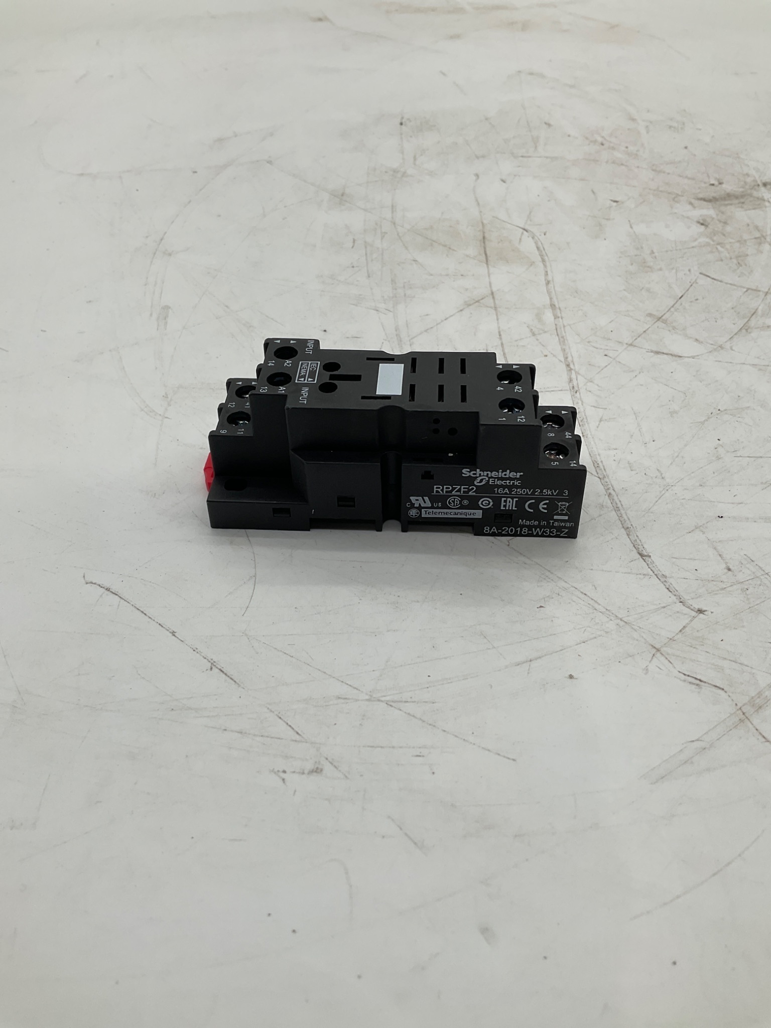 SCHNEIDER ELECTRIC RPZF2 Zelio Relay Socket 2CO 16A (Lot of 8) NEW 3