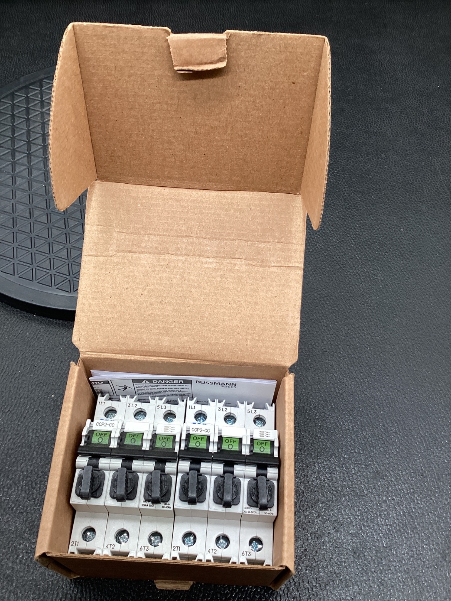 EATON BUSSMANN CCP2-3-30CC Class CC Fuse Switch 30A 3-Pole (Lot of 2) NEW 3