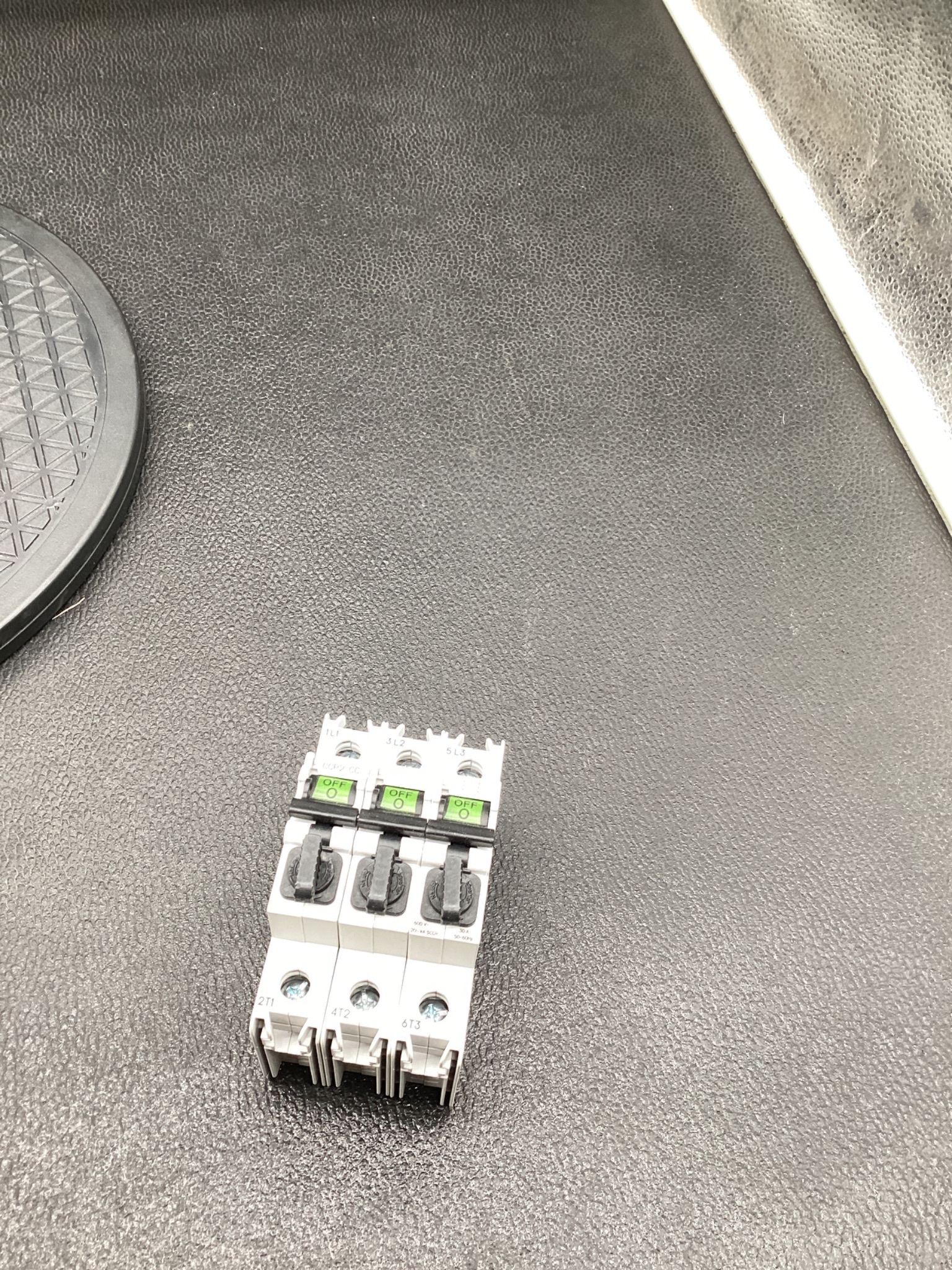 EATON BUSSMANN CCP2-3-30CC Class CC Fuse Switch 30A 3-Pole (Lot of 2) NEW 4