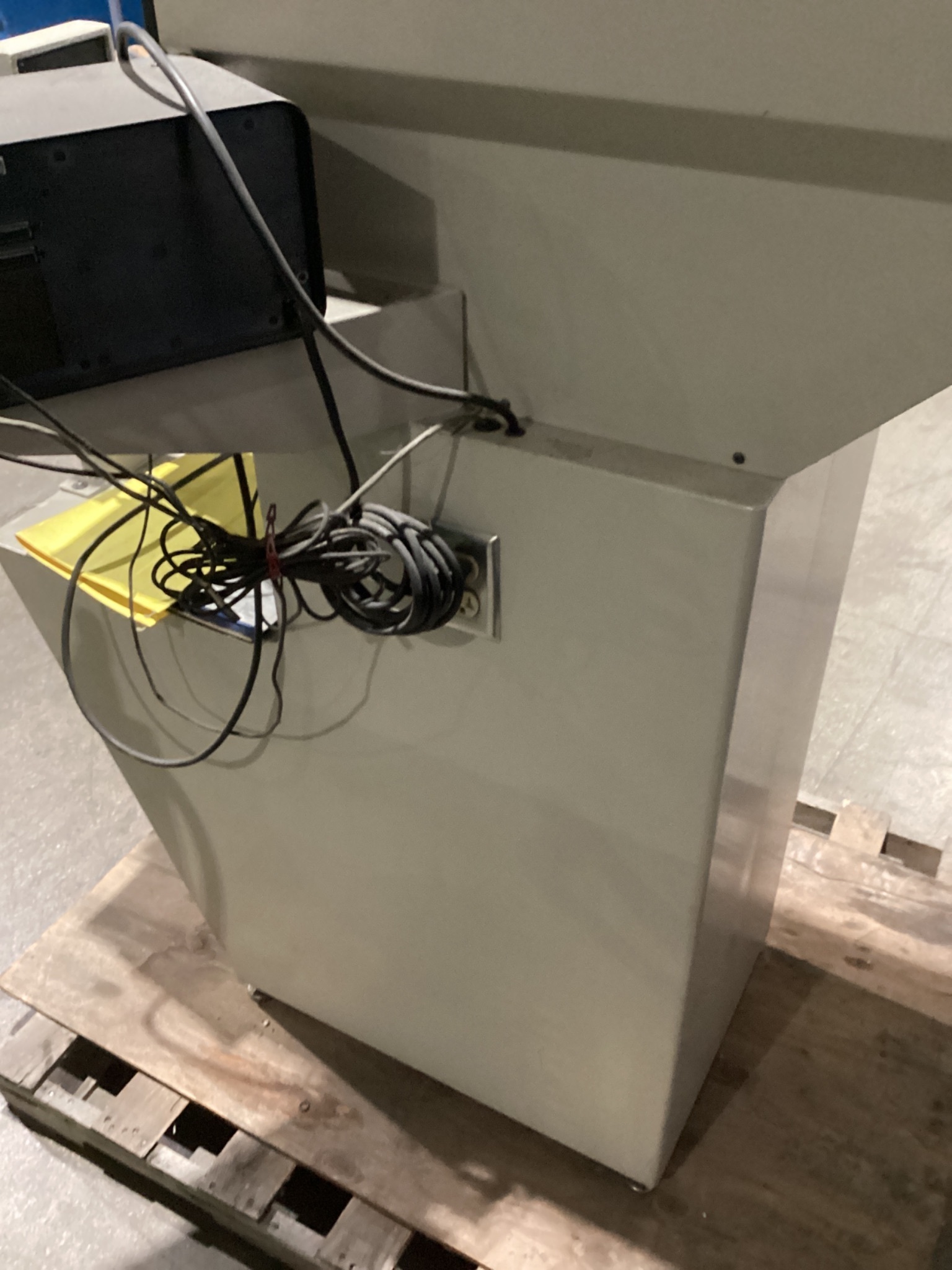 Micro-Vu H14 Optical Comparator w/ IQ16 Metrology Computer USED 6