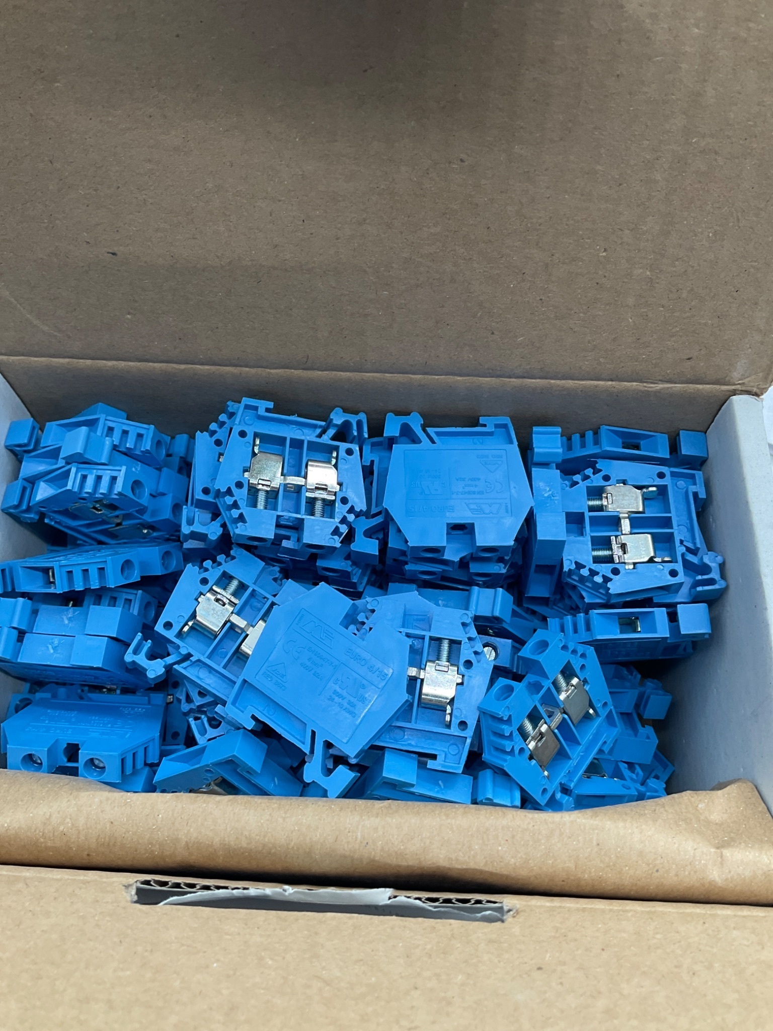 DINNECTORS DN-M10B-A Mini Terminal Block 10AWG 30A 300V Blue (Box of 100) NEW 3