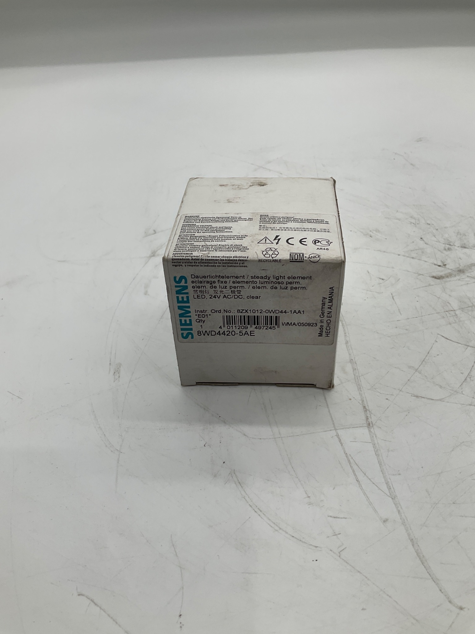 SIEMENS 8WD4420-5AE Clear Steady Light Element 24V AC/DC NEW 0