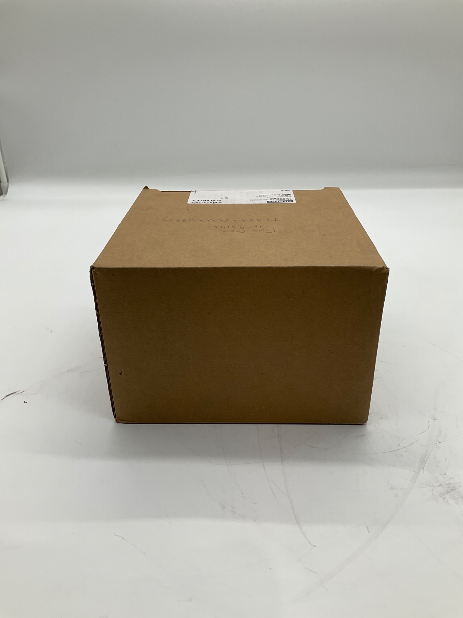 SIEMENS 6GK5108-0BA00-2AC2 SCALANCE XC108 Unmanaged Ethernet Switch NEW 2