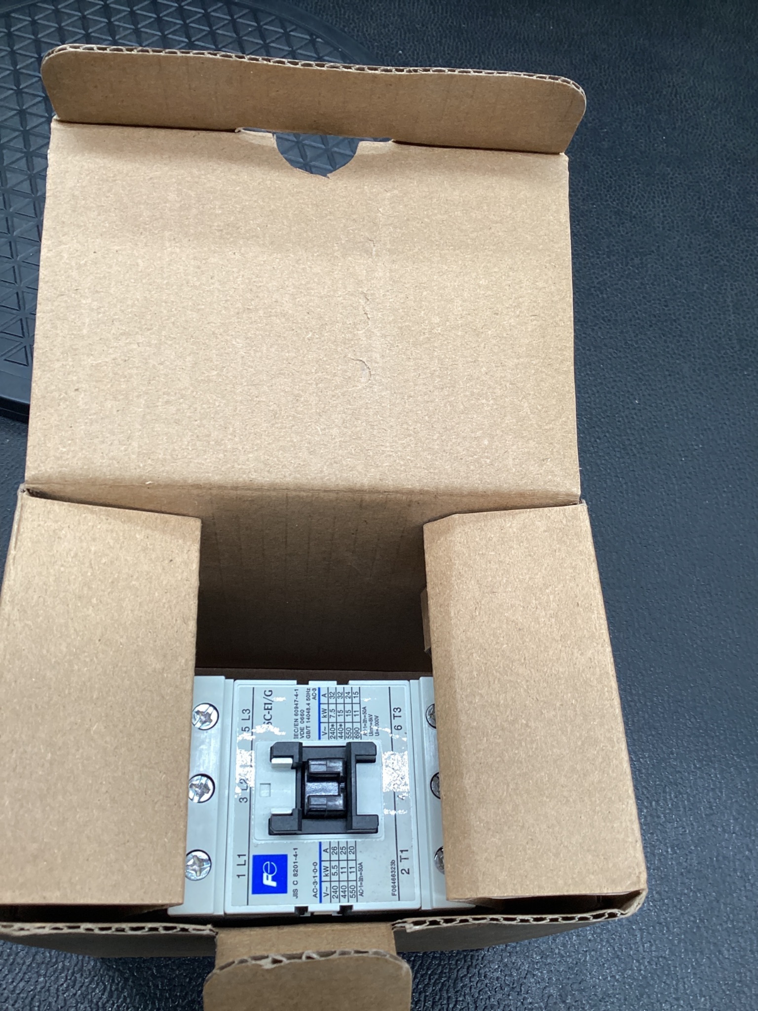 FUJI ELECTRIC SC-E1/G DC24VZADC-CF Magnetic Contactor 24VDC Coil NEW 4