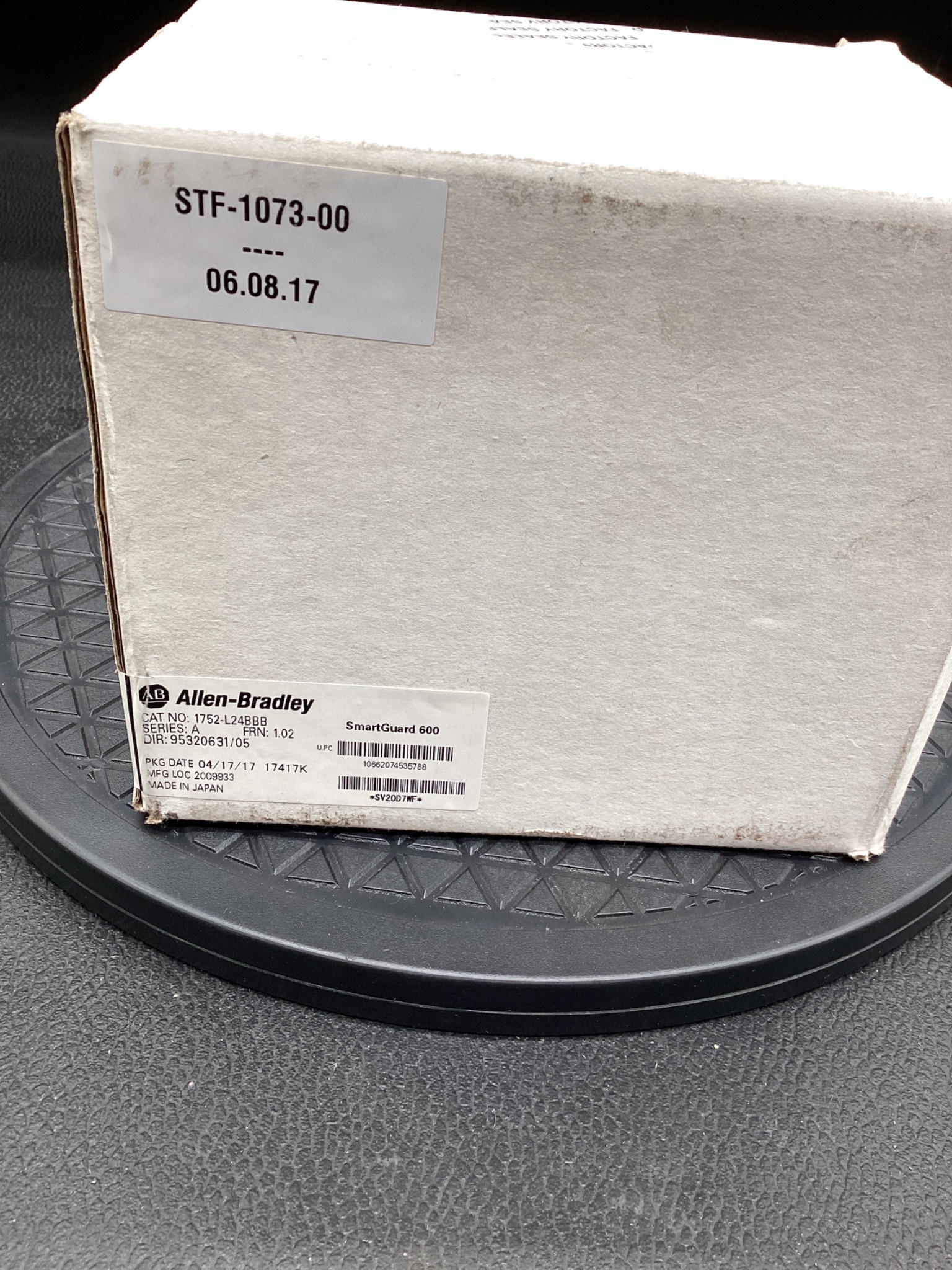 ALLEN-BRADLEY 1752-L24BBB SmartGuard 600 Safety Controller NEW 1