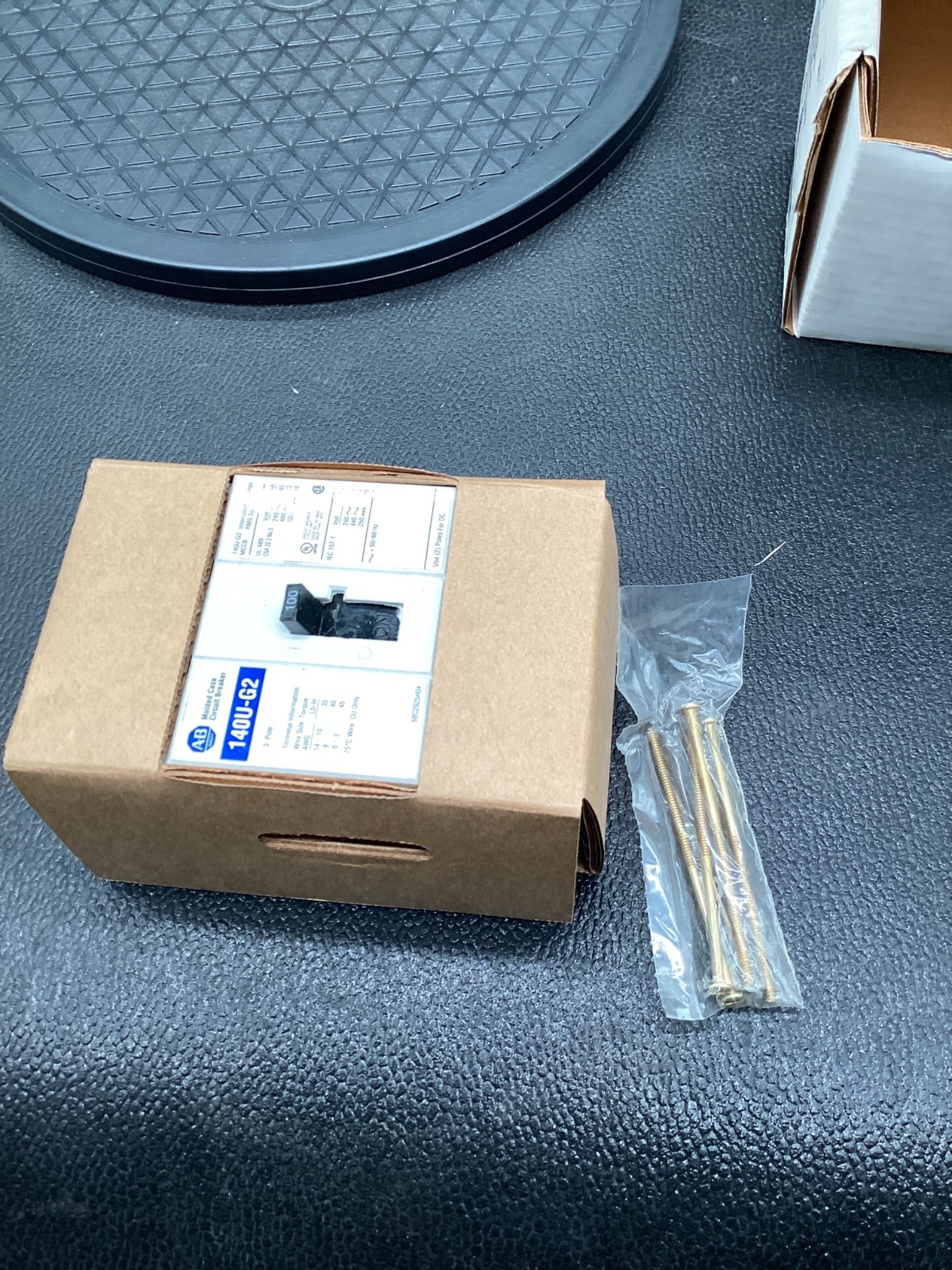 ALLEN-BRADLEY 140U-G2C3-D10 Molded Case Circuit Breaker 100A 3-Pole NEW 3