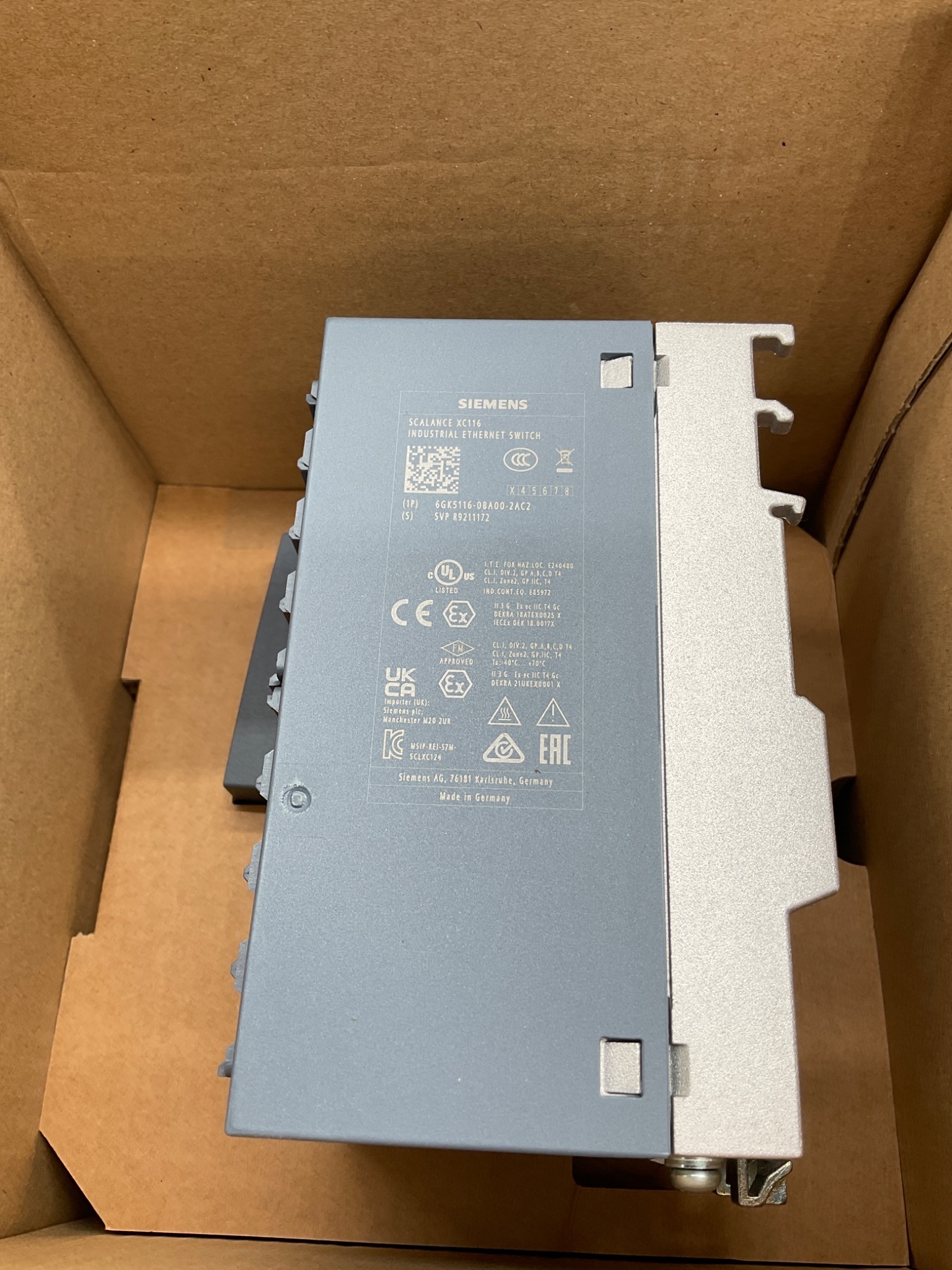SIEMENS 6GK5116-0BA00-2AC2 SCALANCE XC116 Unmanaged Ethernet Switch NEW 3