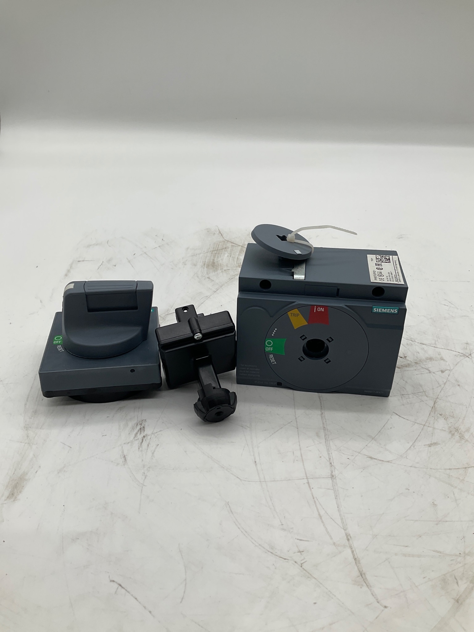 SIEMENS 3VA9277-0FK21 Door Mounted Rotary Operator NEW 0