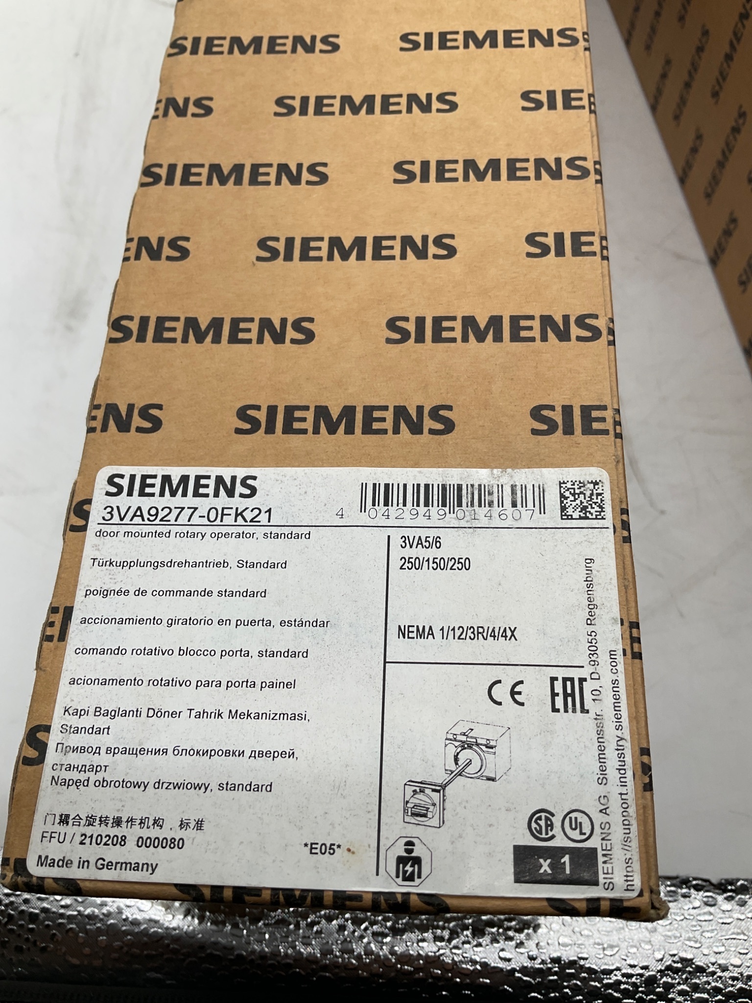 SIEMENS 3VA9277-0FK21 Door Mounted Rotary Operator NEW 7