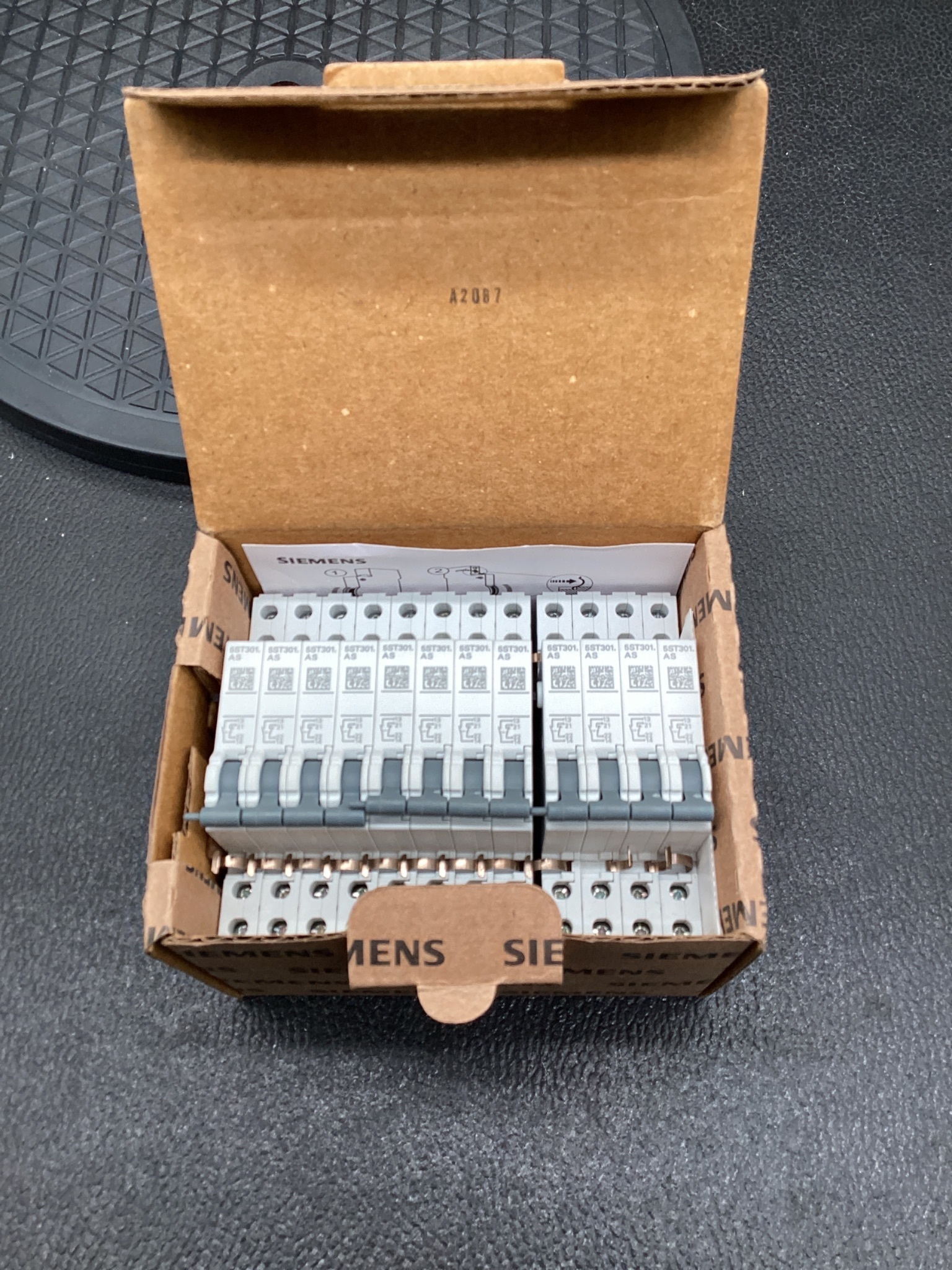 SIEMENS 5ST3010 Auxiliary Circuit Switch (Box of 12) NEW 3