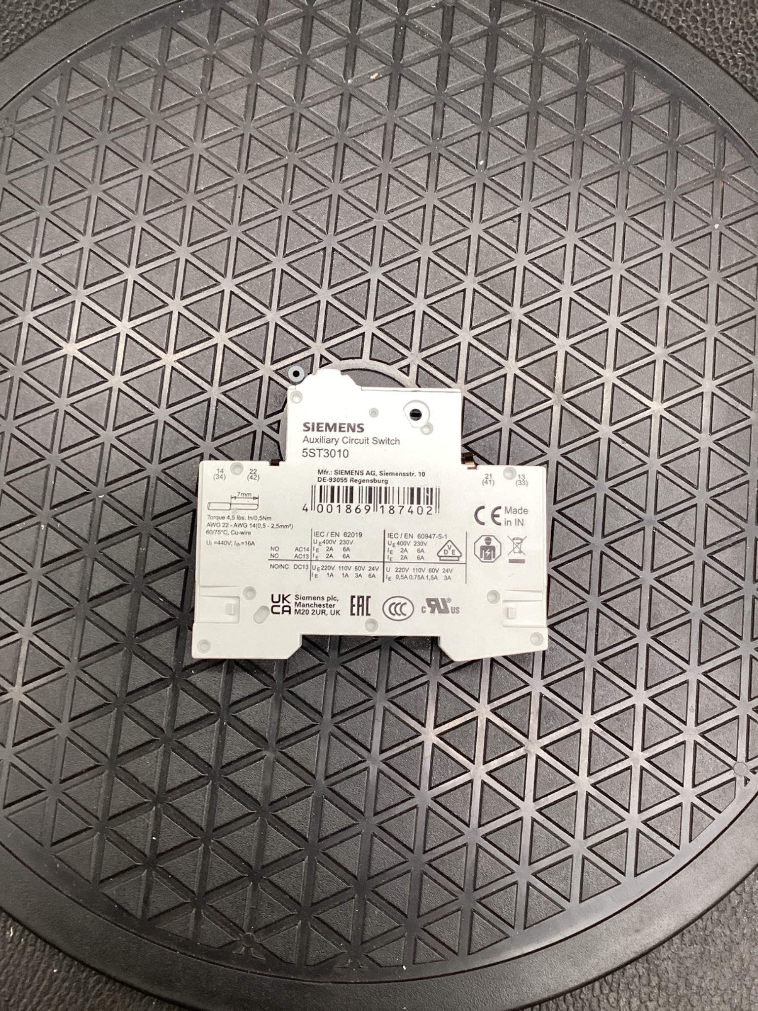 SIEMENS 5ST3010 Auxiliary Circuit Switch (Box of 12) NEW 4