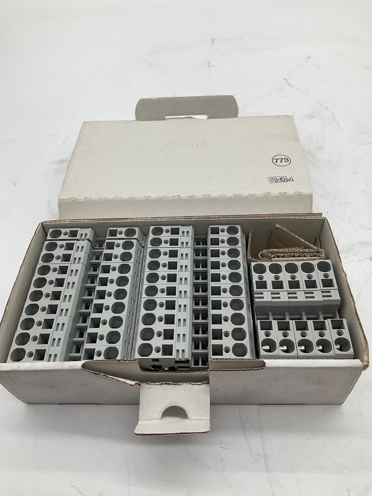 ALLEN BRADLEY 1492-L10 Feed-Through Terminal Block (25-Pack) NEW 1