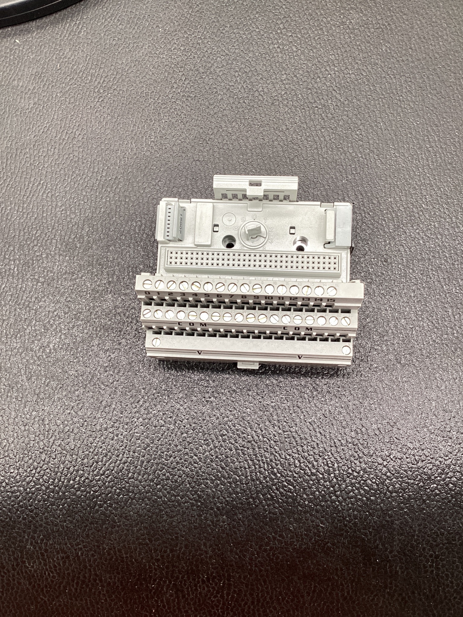 ALLEN BRADLEY 1794-TB3 Flex I/O Terminal Base NEW 3