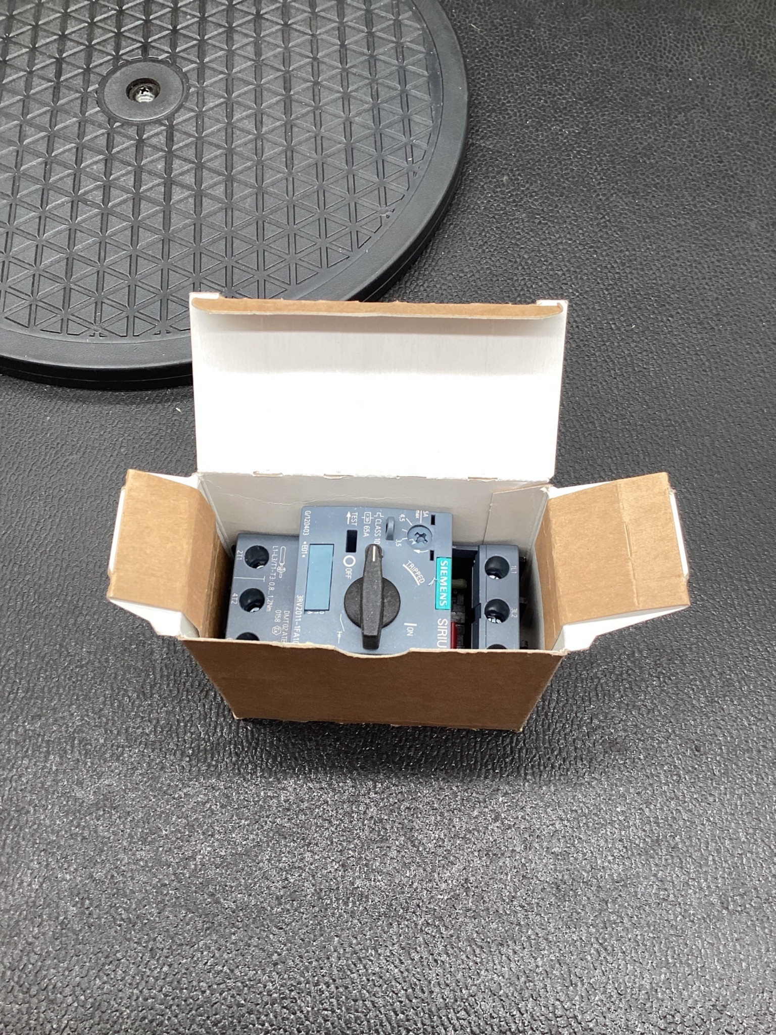 SIEMENS 3RV2011-0EA10 SIRIUS Motor Protection Circuit Breaker NEW 1