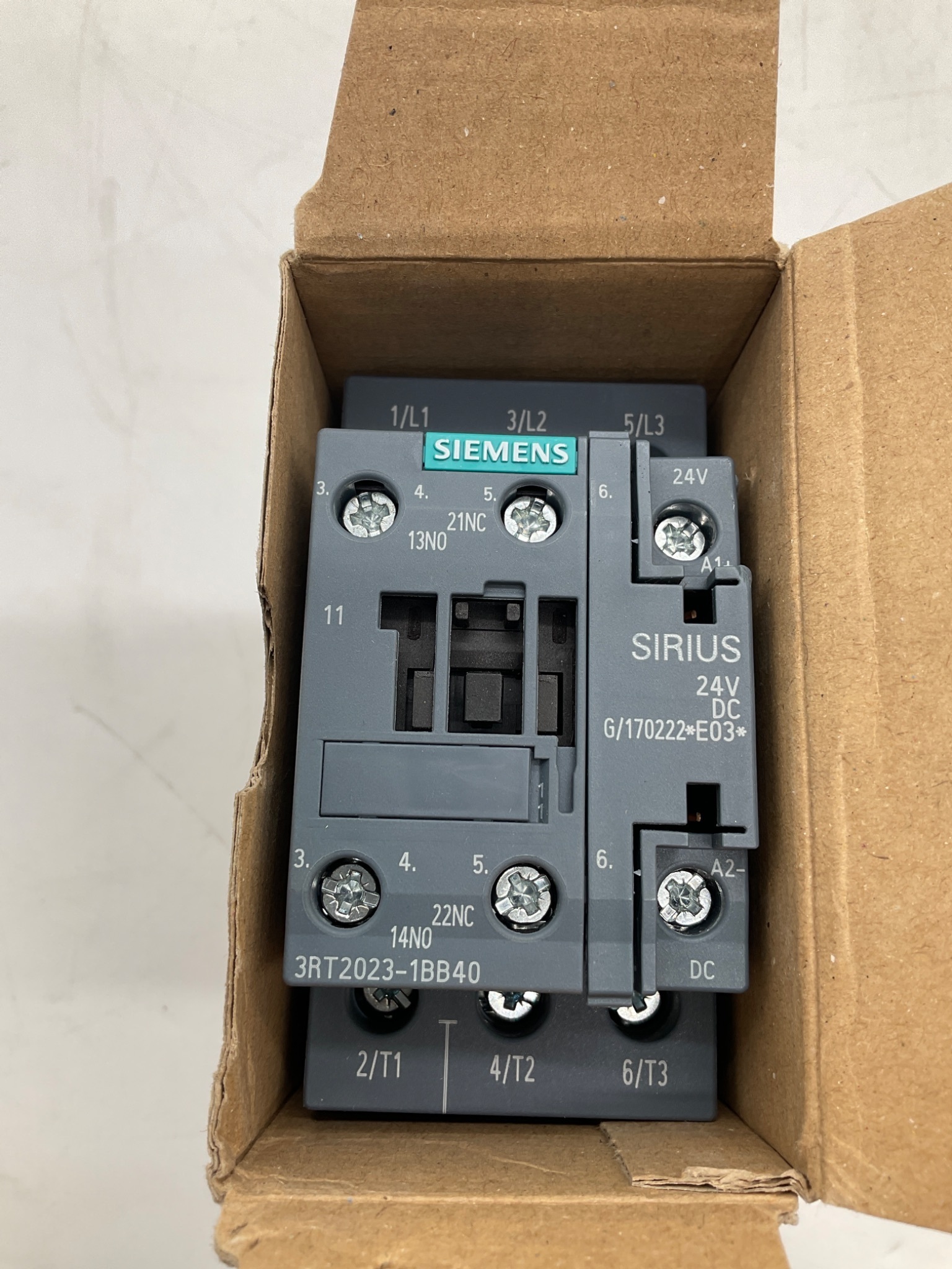 SIEMENS 3RT2023-1BB40 SIRIUS Contactor NEW 1