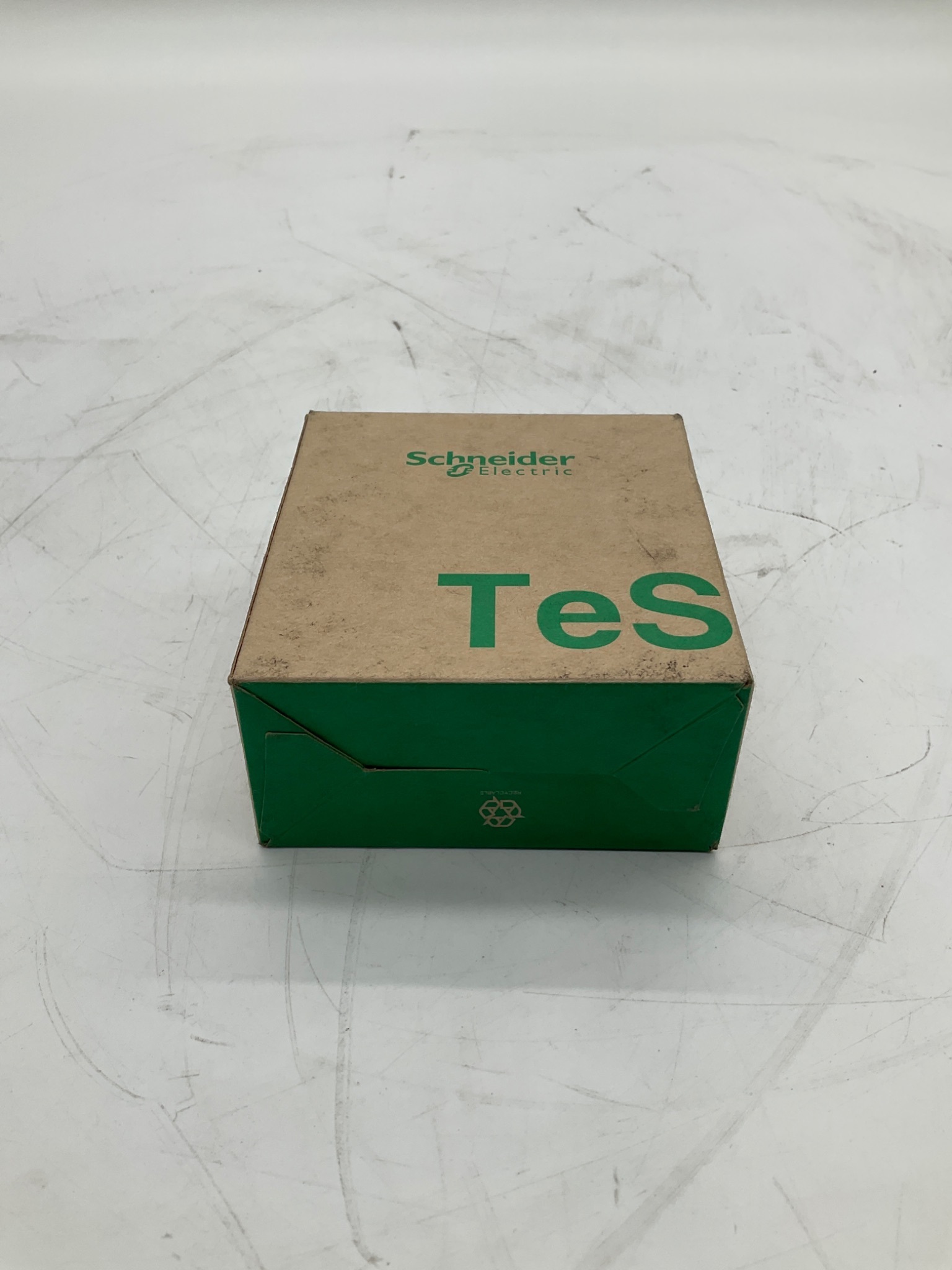 SCHNEIDER ELECTRIC GV2P10 TeSys Power Motor Circuit Breaker NEW 2