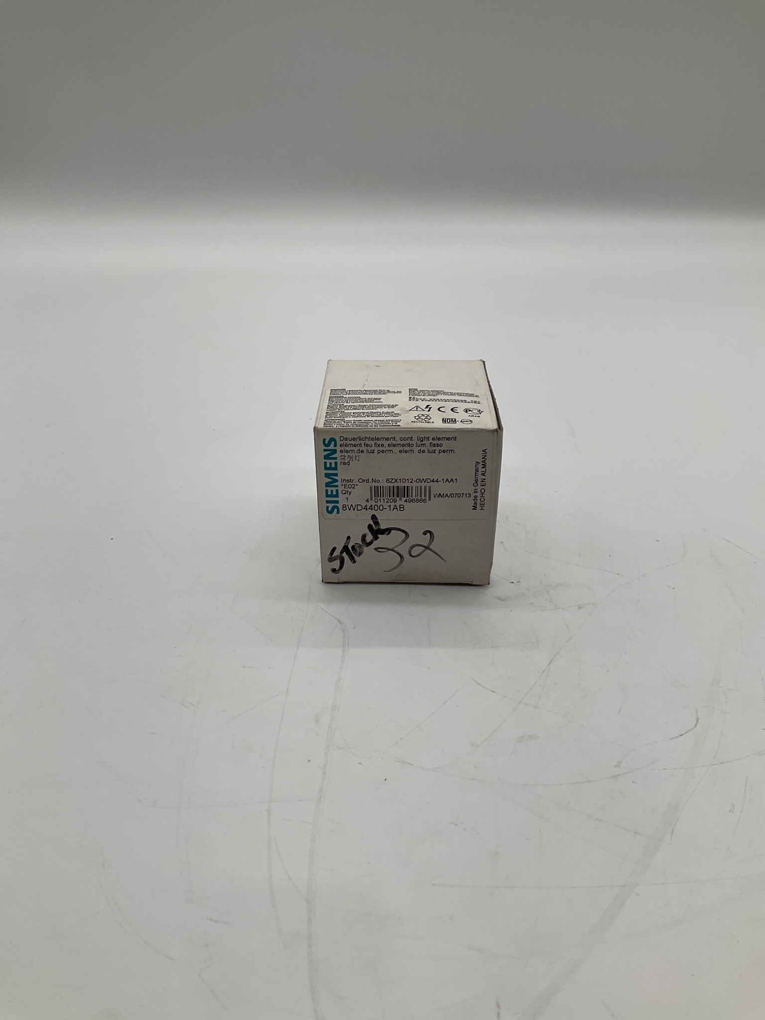 SIEMENS 8WD4400-1AB Continuous Light Element Red NEW 0