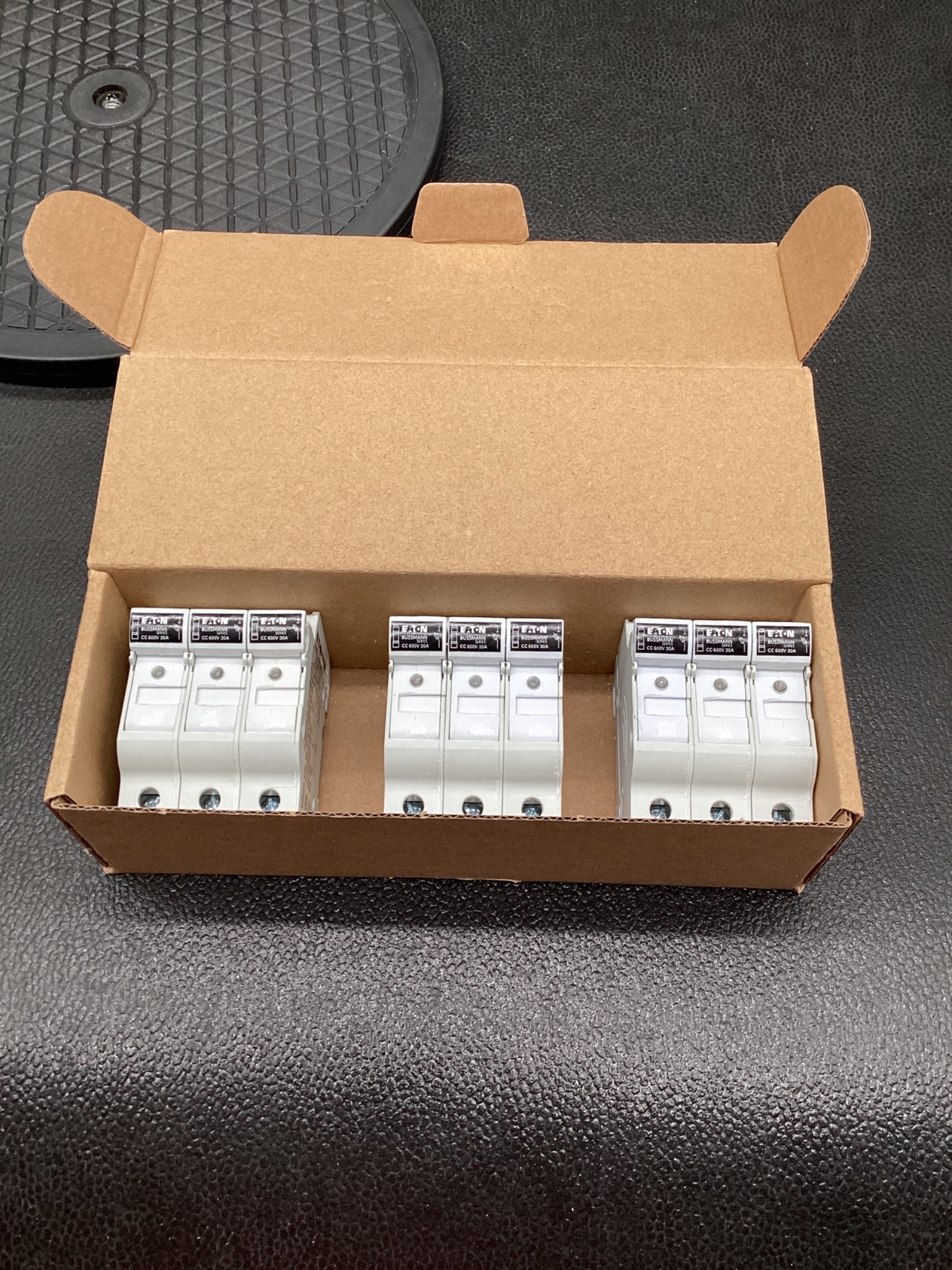EATON BUSSMANN CHCC3DIU Class CC Fuse Holder 3 Pole 30A (3 pcs) NEW 4