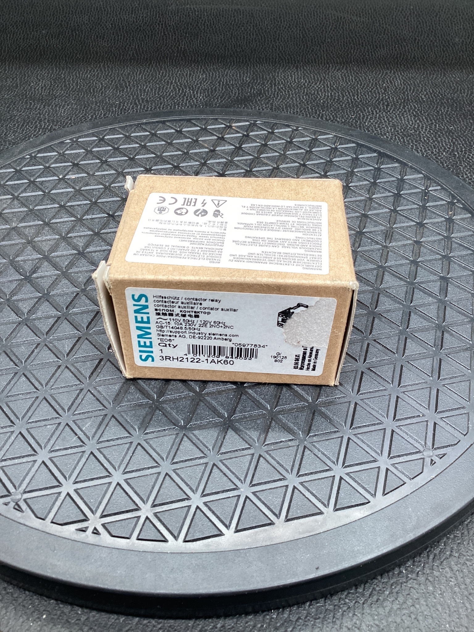 SIEMENS 3RH2122-1AK60 SIRIUS Contactor Relay NEW 0