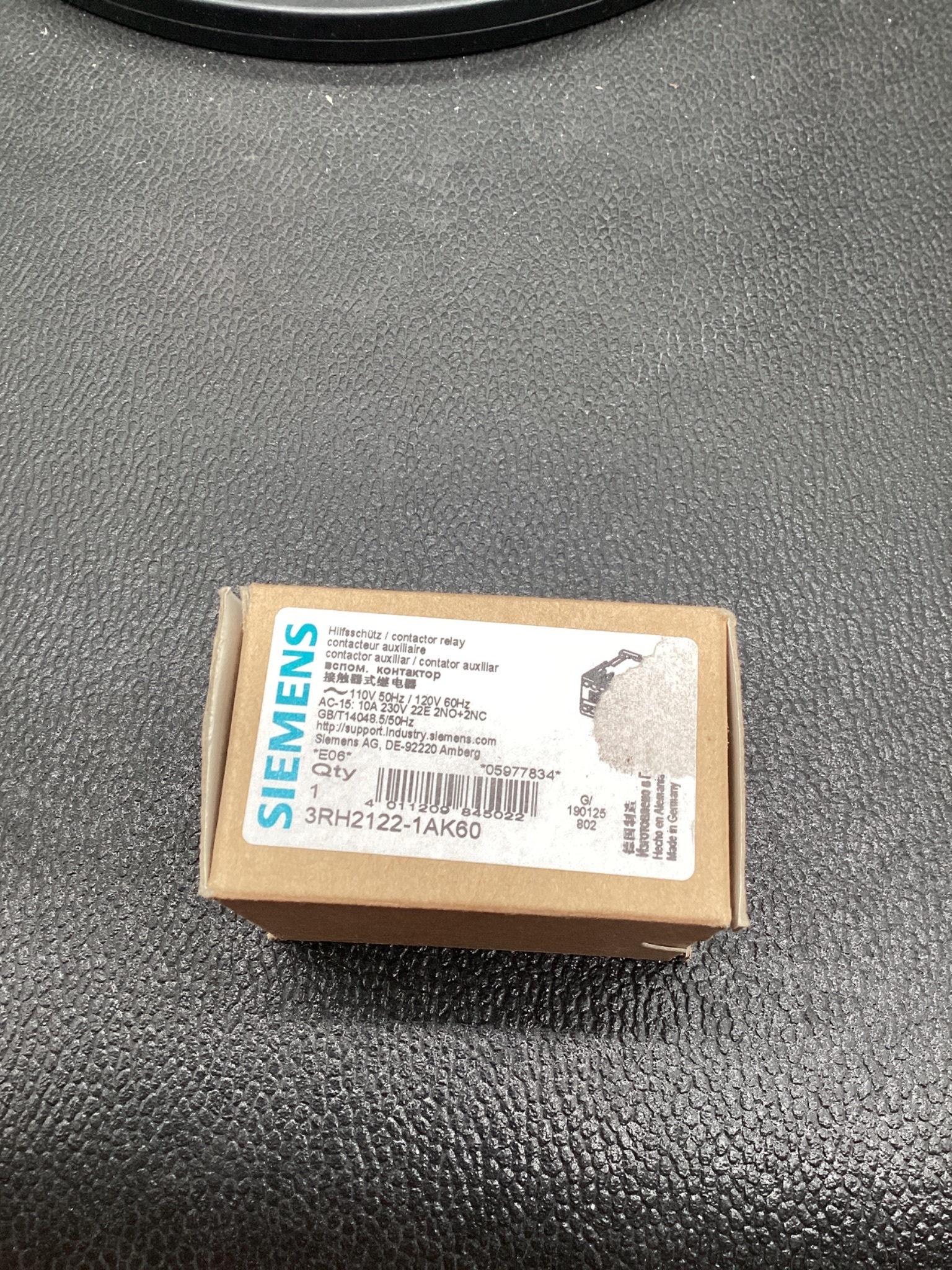SIEMENS 3RH2122-1AK60 SIRIUS Contactor Relay NEW 1