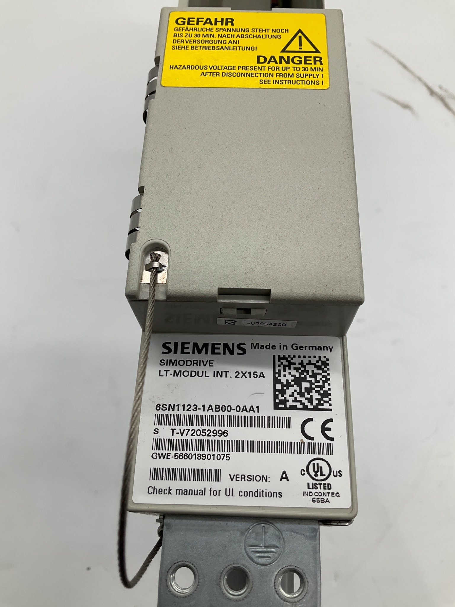 SIEMENS 6SN1123-1AB00-0AA1 SIMODRIVE LT Module INT. 2x15A USED 3