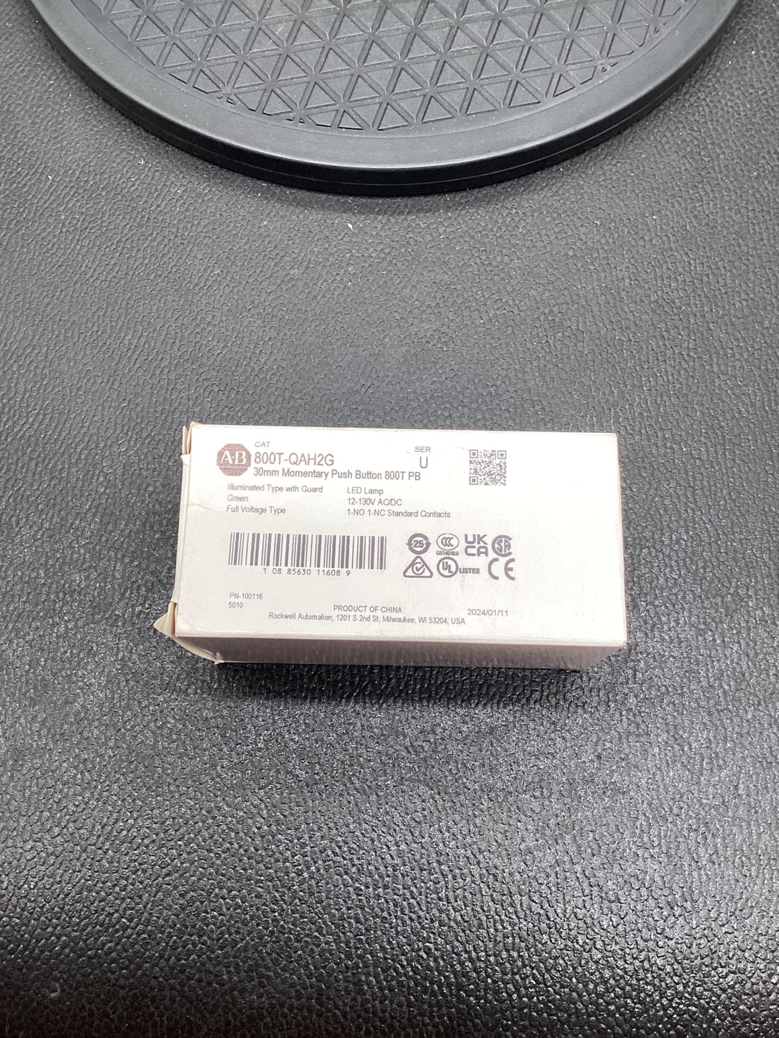 ALLEN-BRADLEY 800T-QAH2G Illuminated Momentary Push Button Green NEW 2