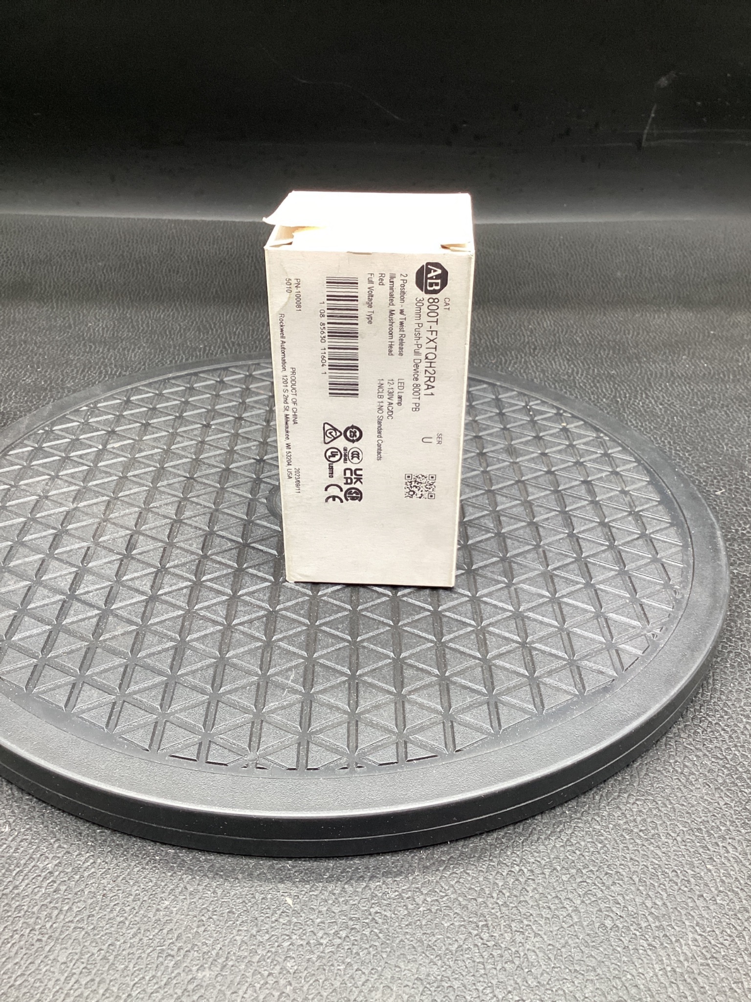 ALLEN-BRADLEY 800T-FXTQH2RA1 Illuminated Push-Pull Emergency Stop NEW 0