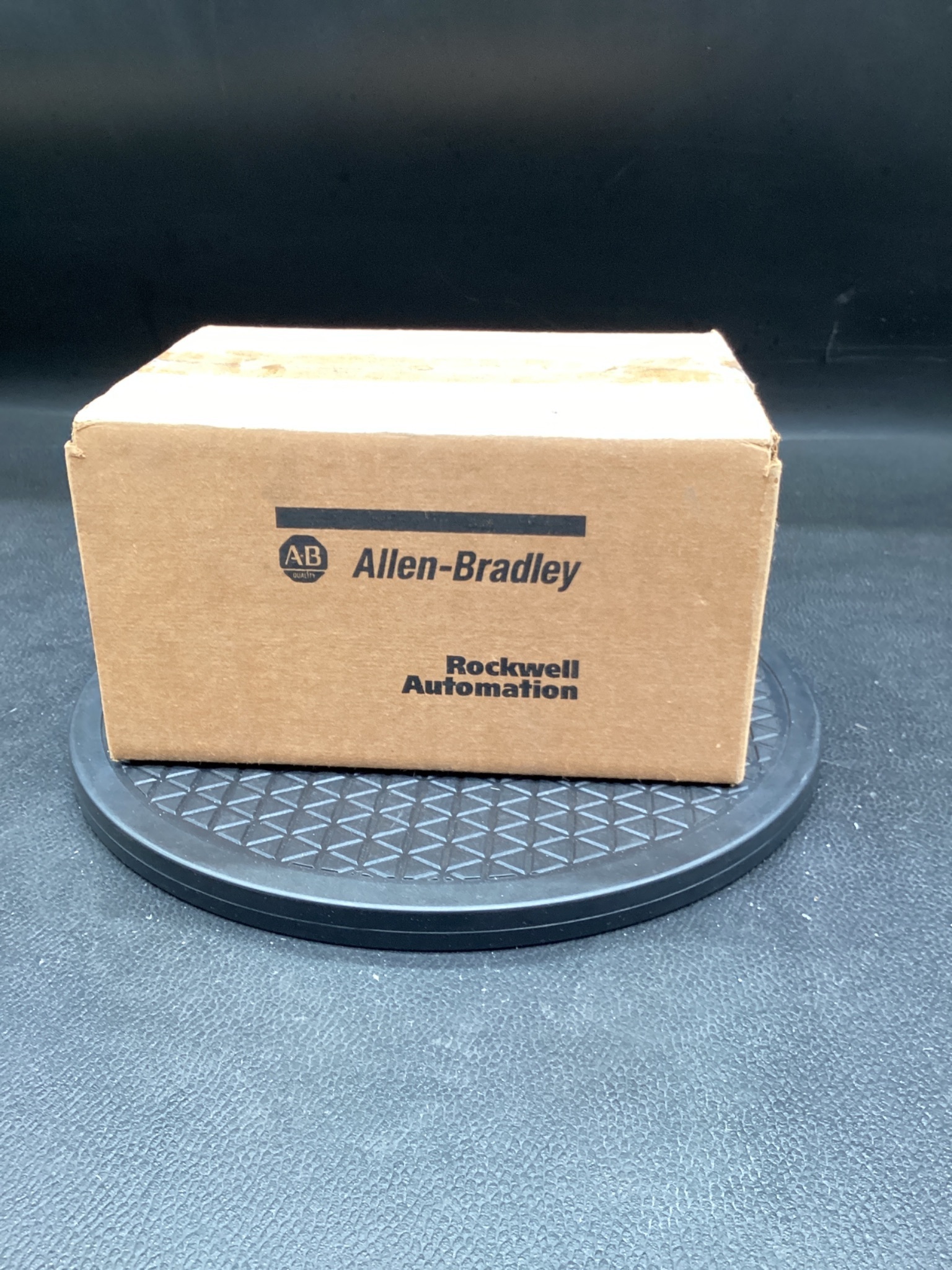 ALLEN-BRADLEY 104S-C12DJ210C Guardmaster Safety Contactor NEW 0