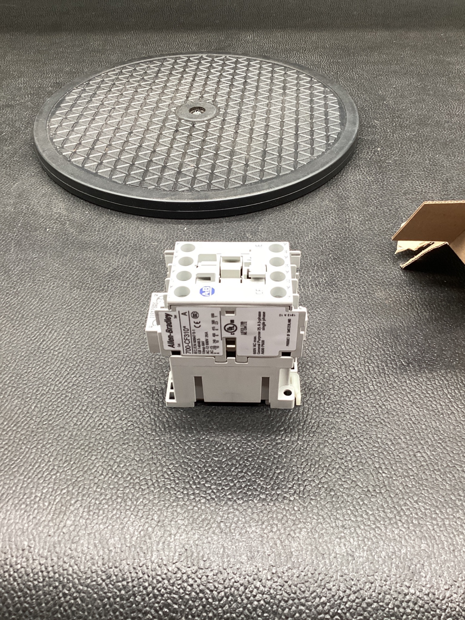 ALLEN-BRADLEY 700-CF310D Control Relay NEW 3